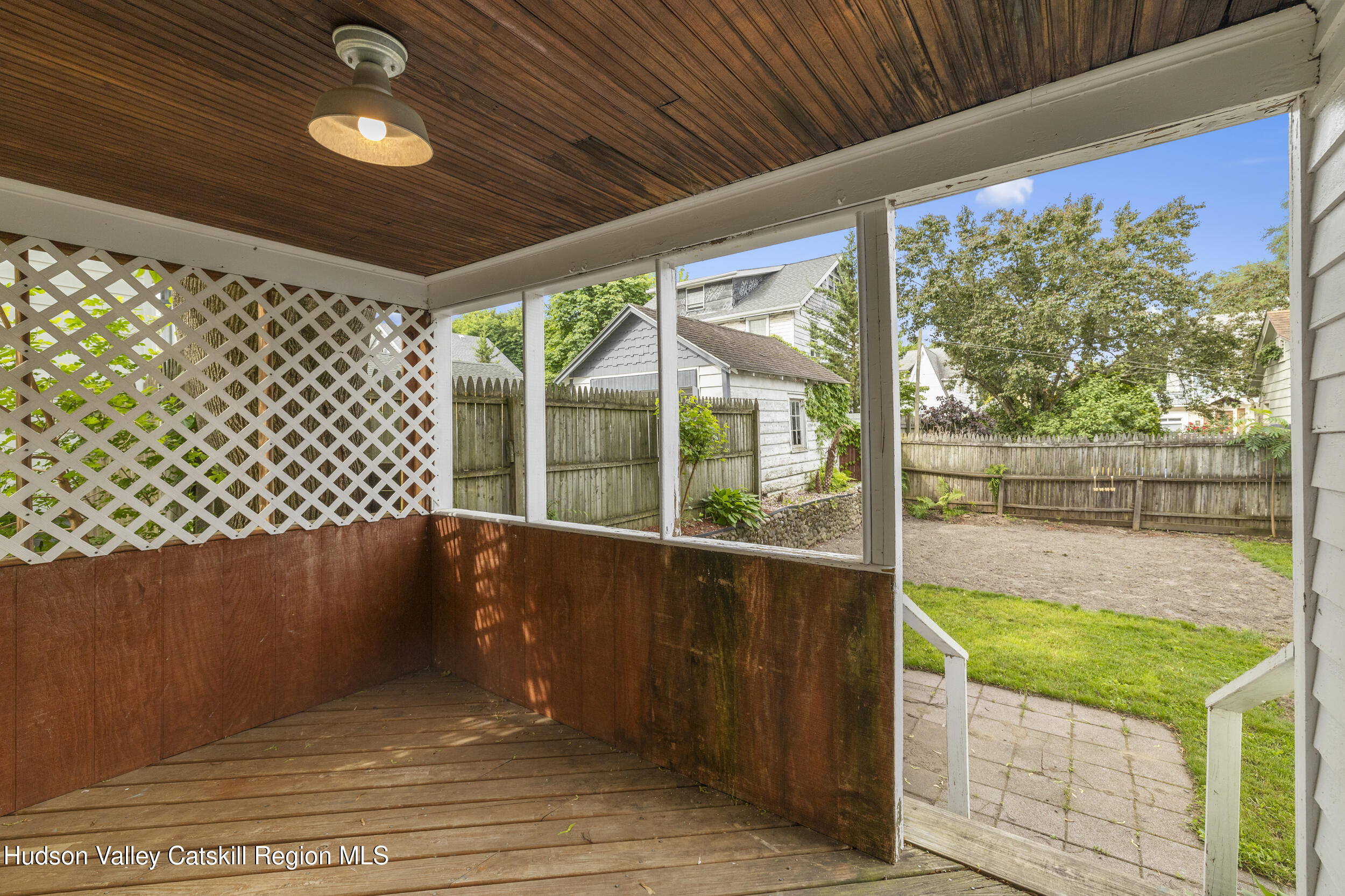 Kingston, New York 12401, United States, 3 Bedrooms Bedrooms, ,2 BathroomsBathrooms,Residential,Active,140245