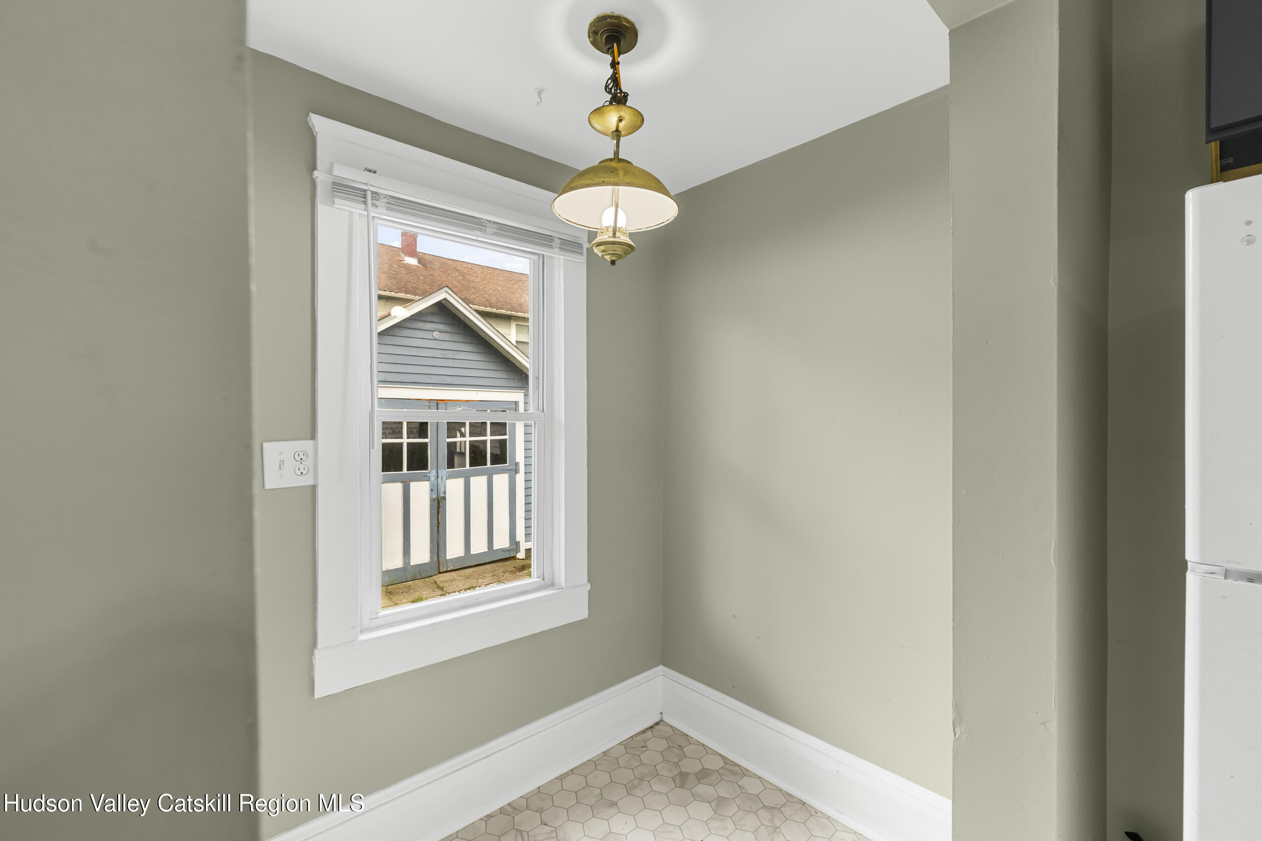 Kingston, New York 12401, United States, 3 Bedrooms Bedrooms, ,2 BathroomsBathrooms,Residential,Active,140245