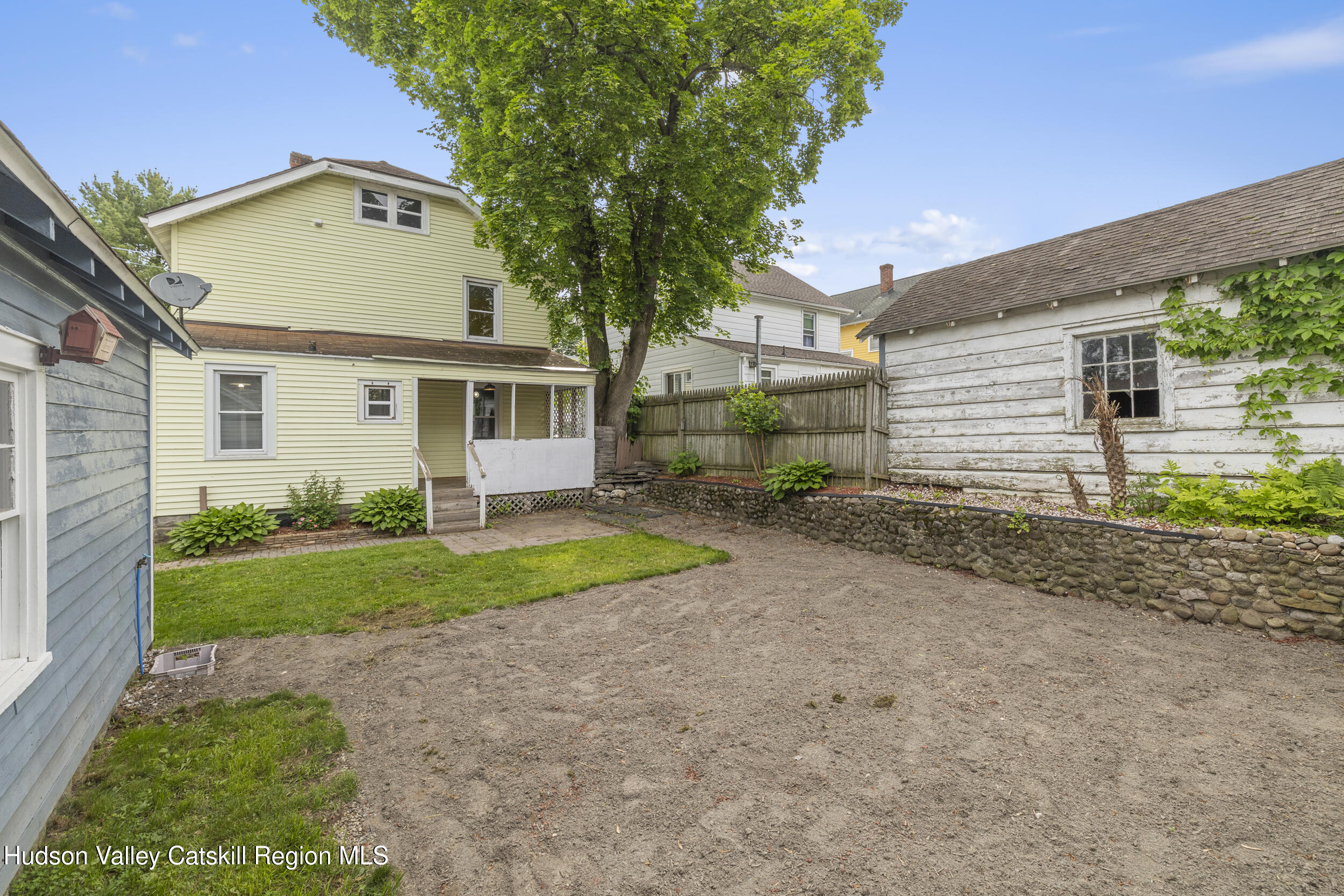 Kingston, New York 12401, United States, 3 Bedrooms Bedrooms, ,2 BathroomsBathrooms,Residential,Active,140245