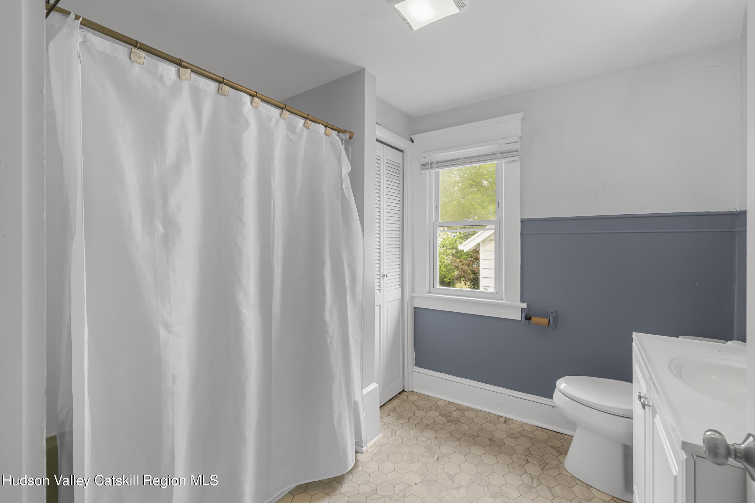 Kingston, New York 12401, United States, 3 Bedrooms Bedrooms, ,2 BathroomsBathrooms,Residential,Active,140245