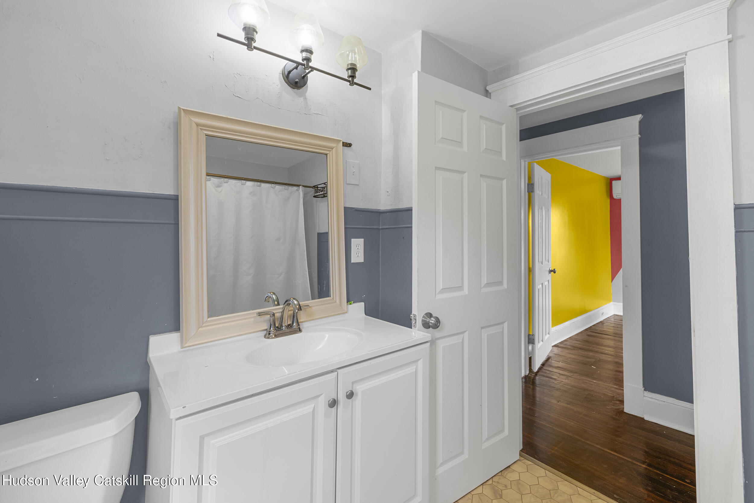 Kingston, New York 12401, United States, 3 Bedrooms Bedrooms, ,2 BathroomsBathrooms,Residential,Active,140245