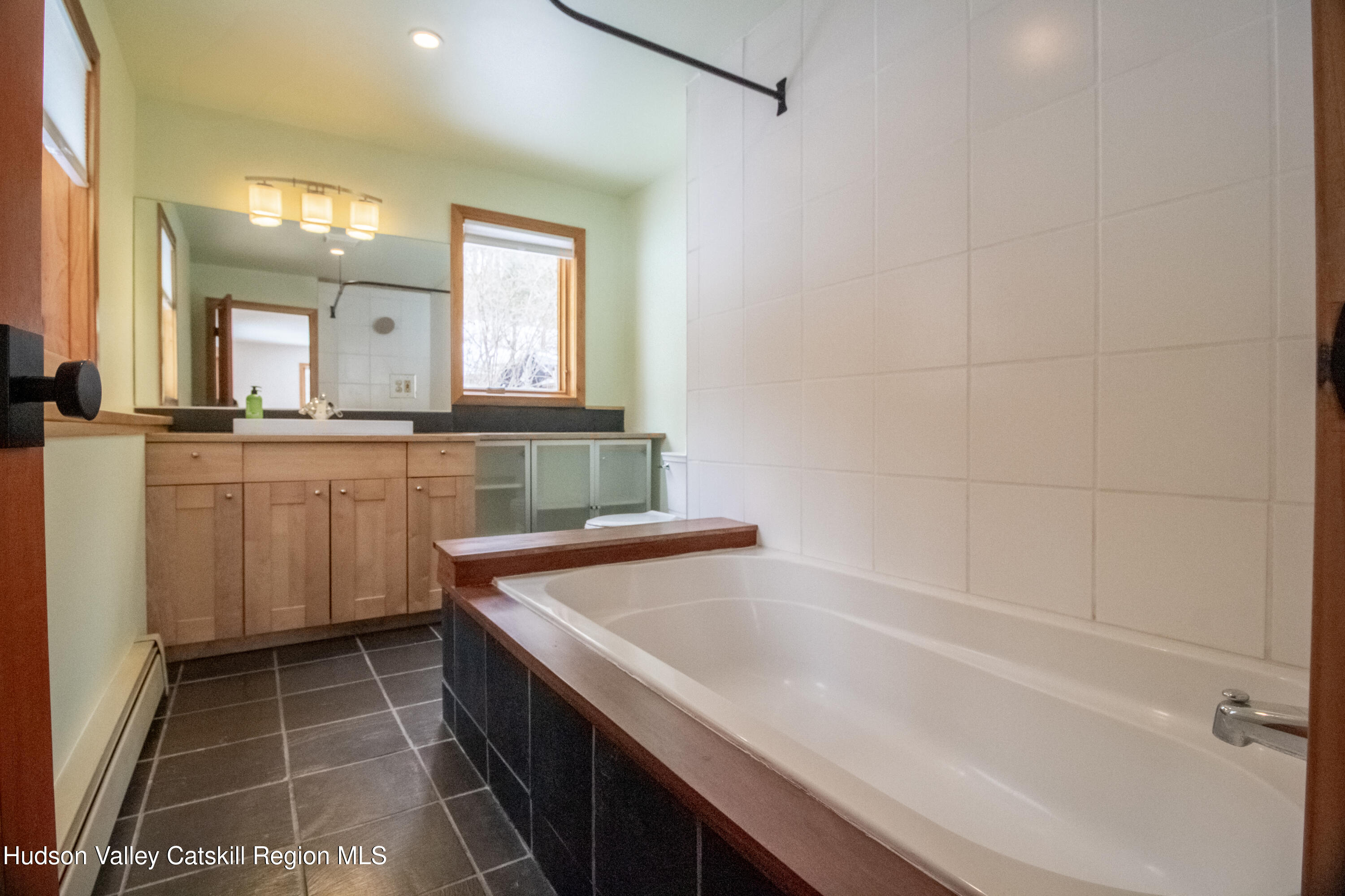 High Falls, New York 12440, United States, 2 Bedrooms Bedrooms, ,4 BathroomsBathrooms,Residential,Active,3540