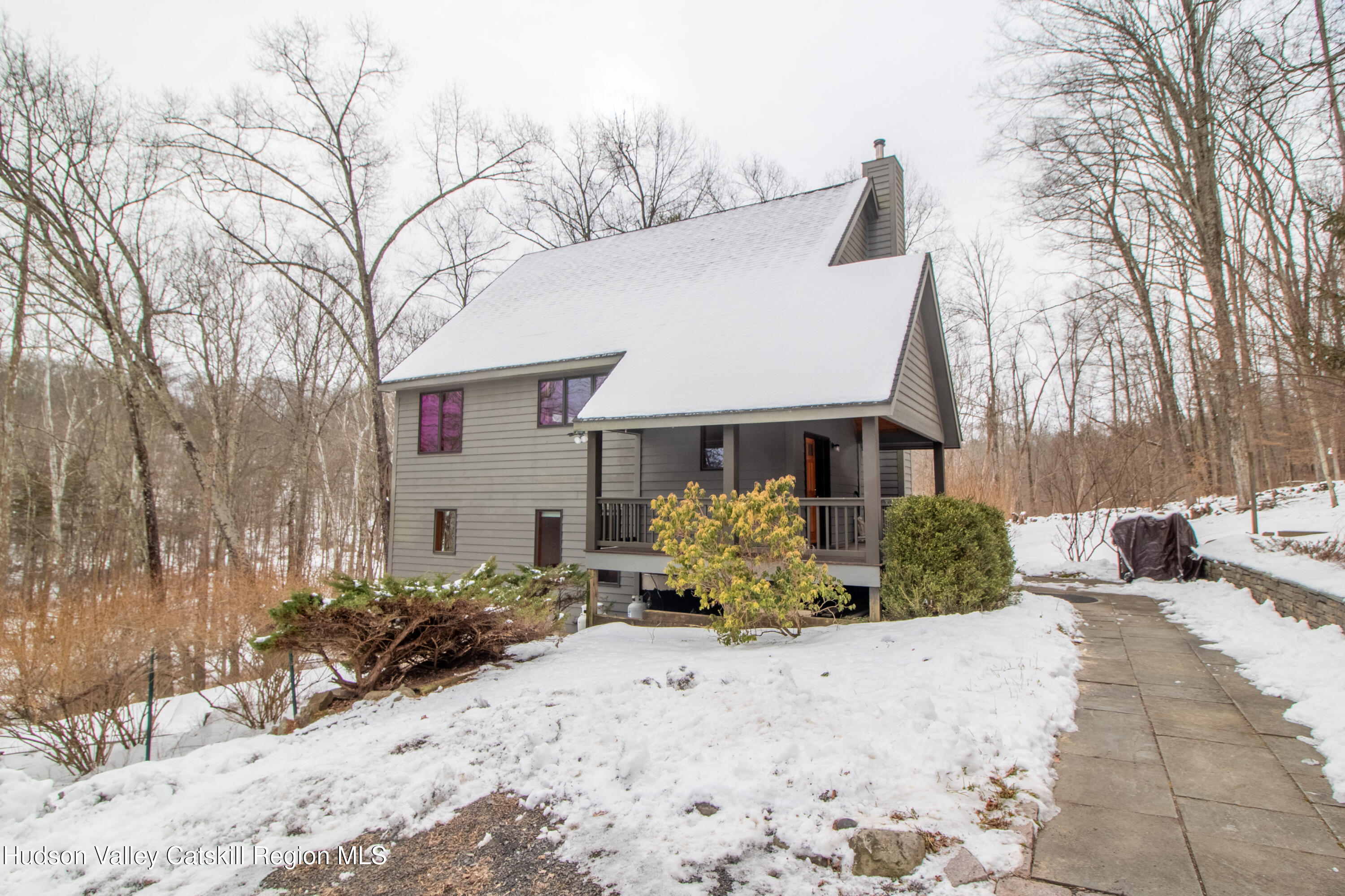 High Falls, New York 12440, United States, 2 Bedrooms Bedrooms, ,4 BathroomsBathrooms,Residential,Active,3540