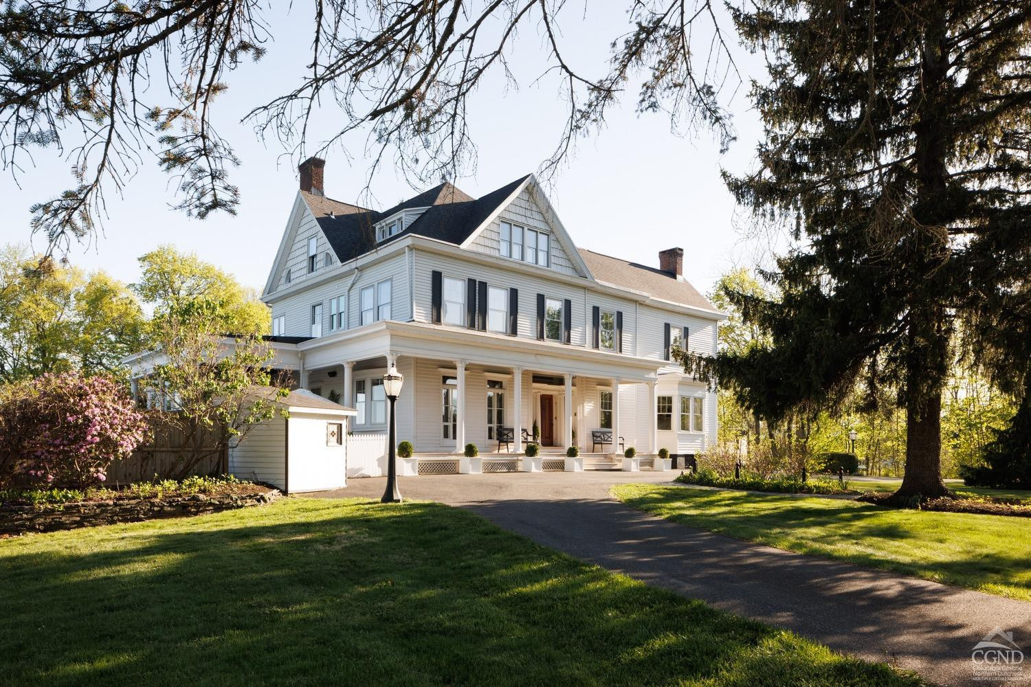152 William St St, Catskill, New York - 5 Bedrooms  
6 Bathrooms  
15 Rooms - 