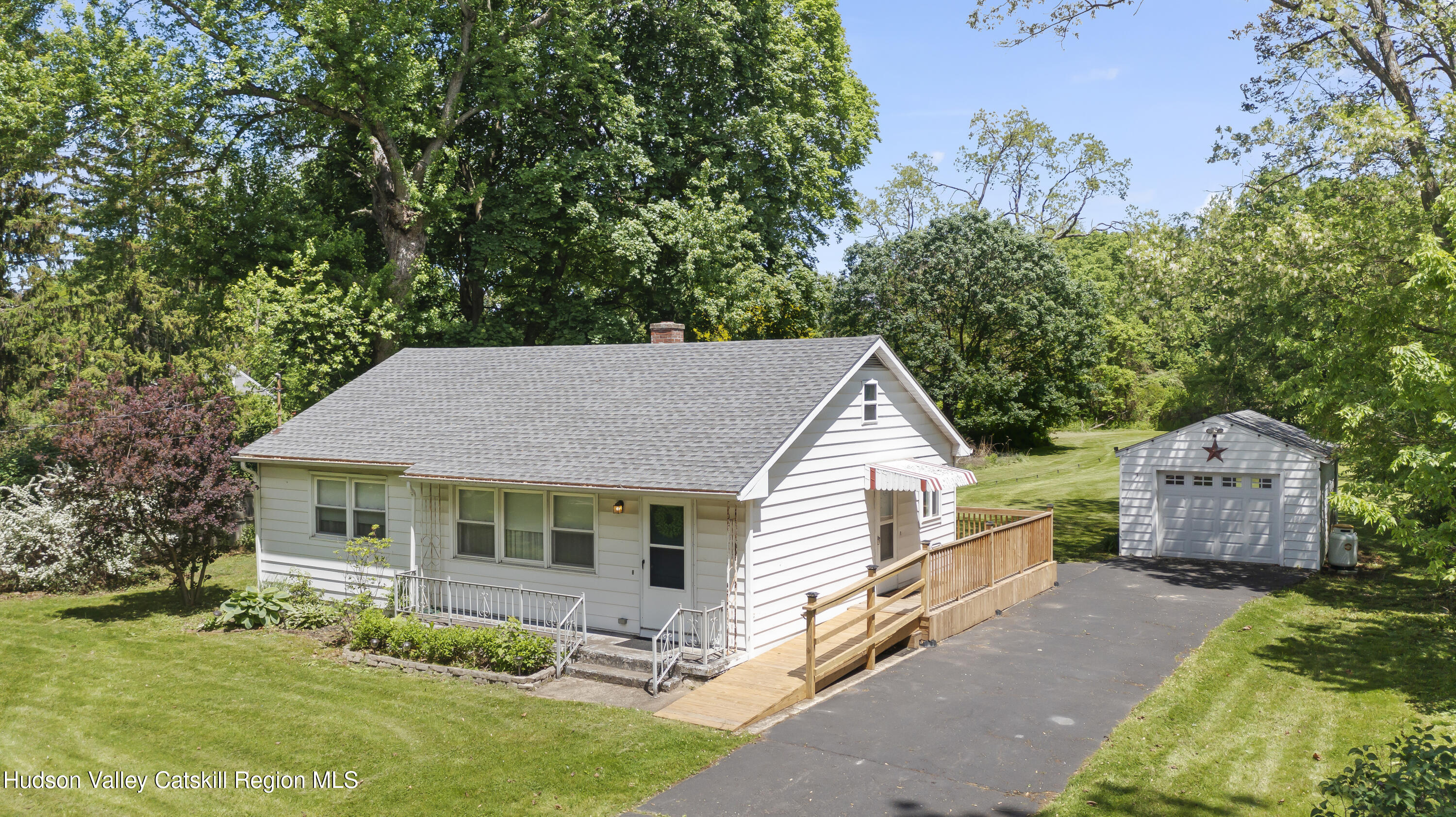 541 Ny-23b, Hudson, South Carolina image 2