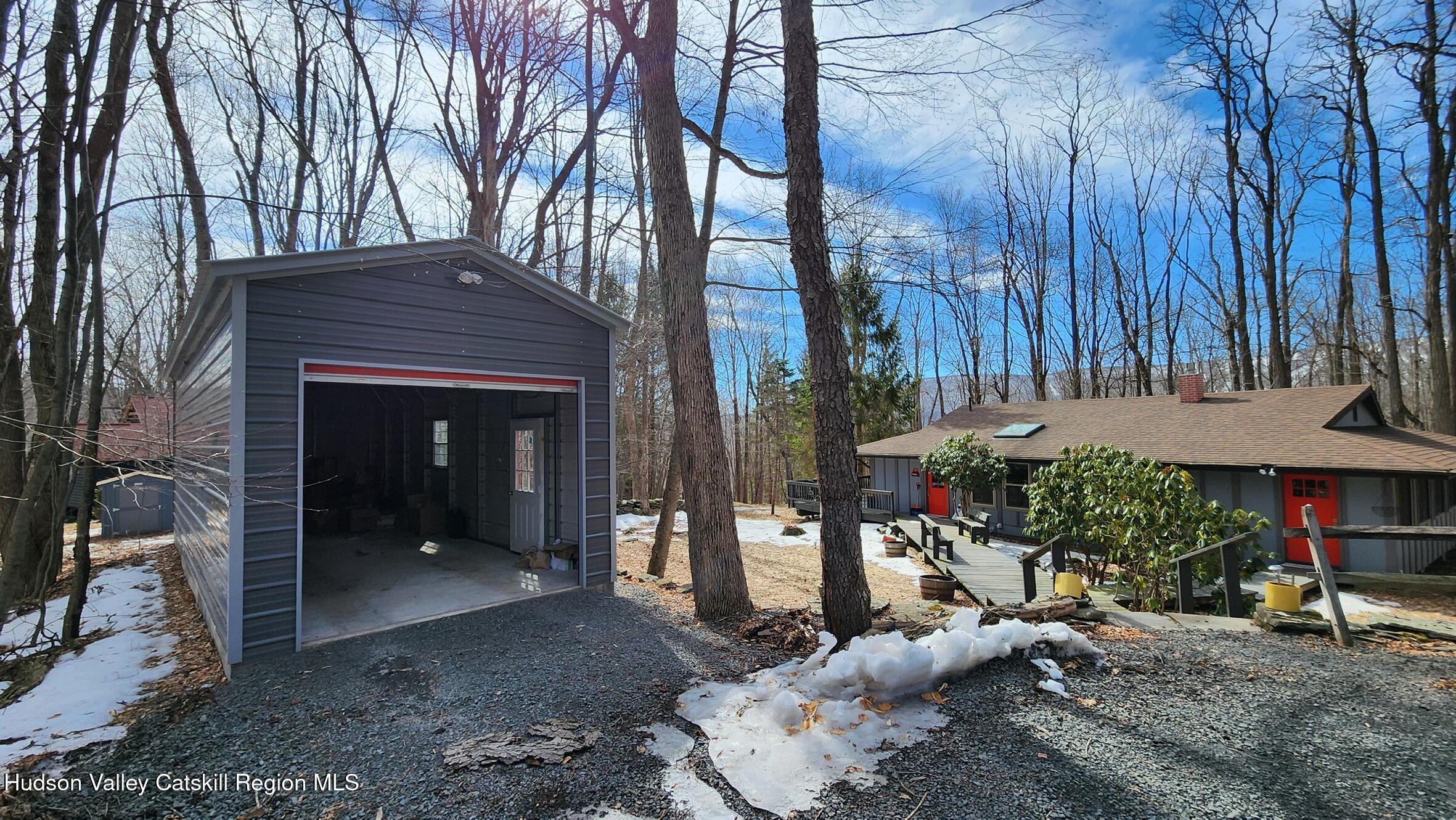 Highmount, New York 12441, United States, 3 Bedrooms Bedrooms, ,2 BathroomsBathrooms,Residential,Pending,106825