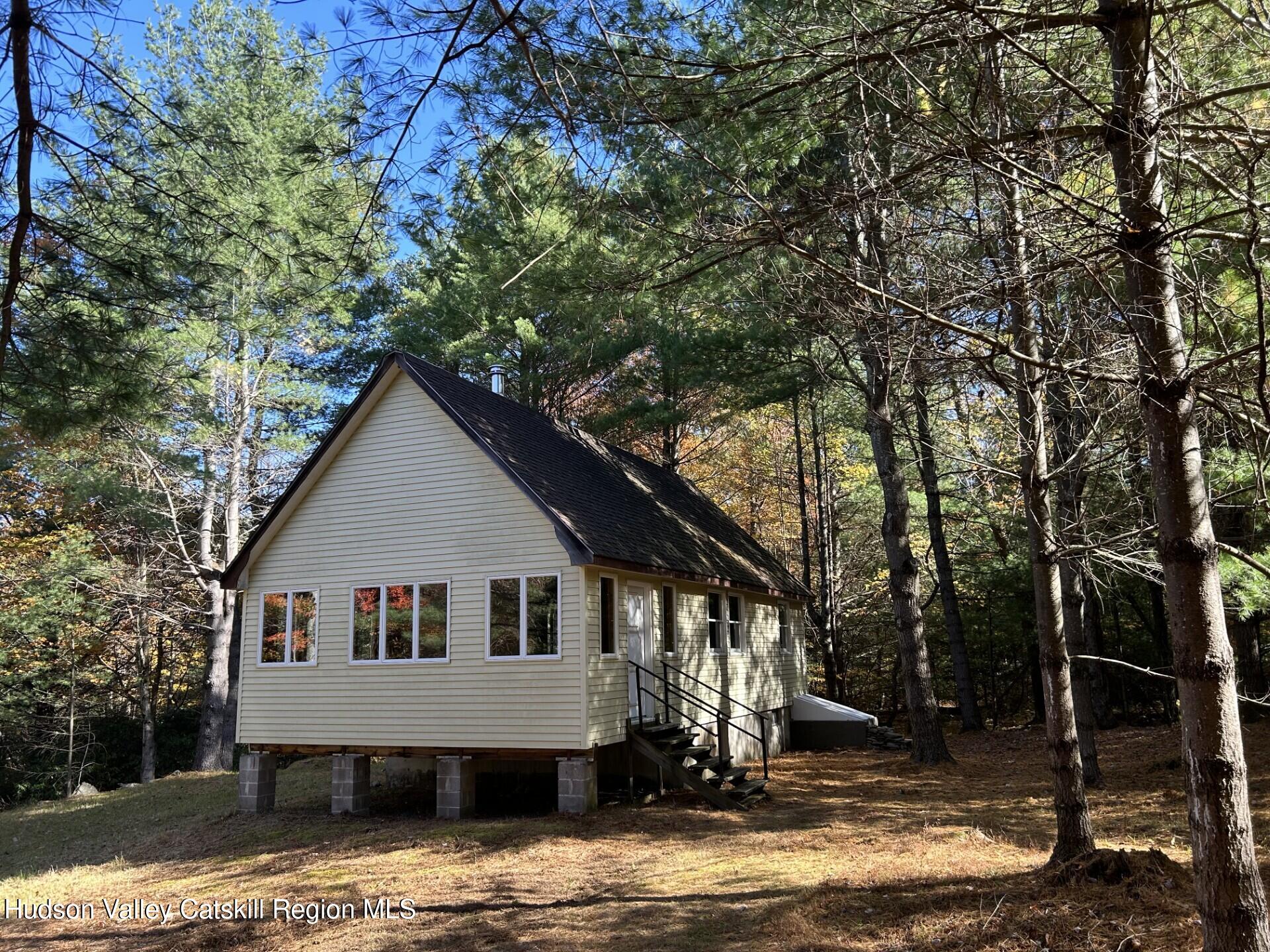 Kerhonkson, New York 12446, United States, 3 Bedrooms Bedrooms, ,1 BathroomBathrooms,Residential,Active,233681