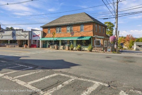 89 MAIN ST UNIT 2, NEW PALTZ, NY 12561 - Image 6fd8a092623d5bcd1182fbe1bfcbc19e/1759457512
