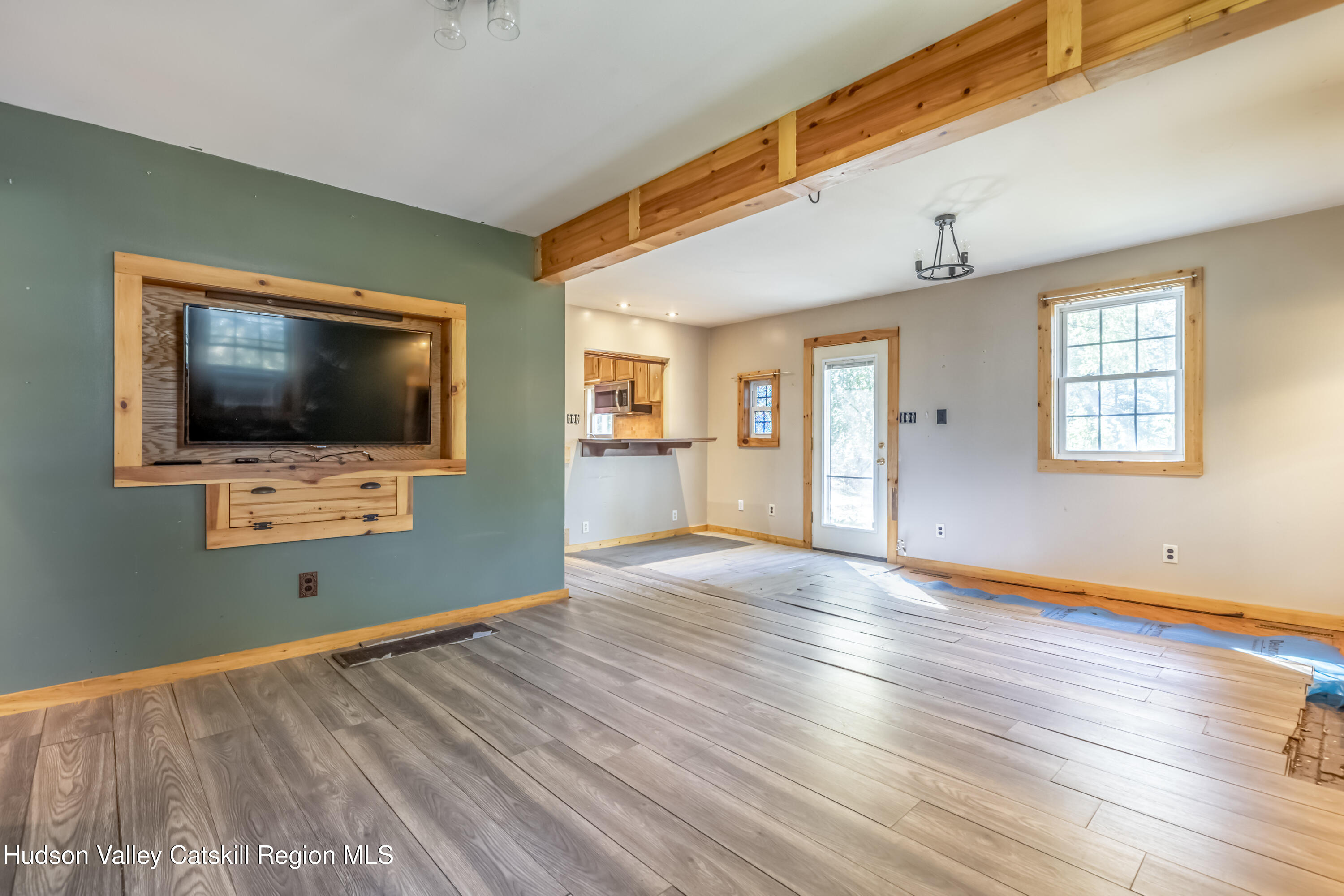 Kingston, New York 12401, United States, 3 Bedrooms Bedrooms, ,1 BathroomBathrooms,Residential,Active,224460