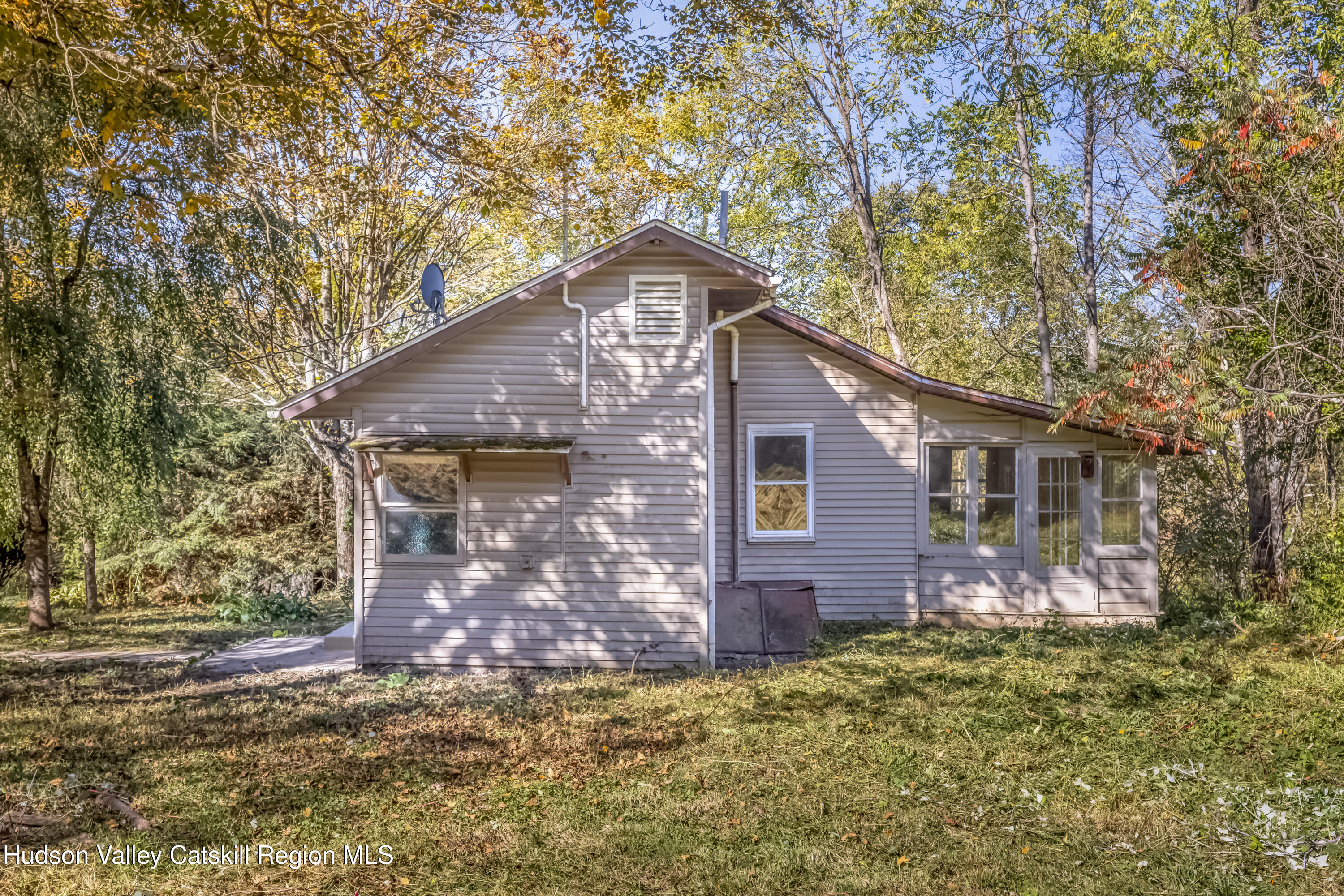 Kingston, New York 12401, United States, 3 Bedrooms Bedrooms, ,1 BathroomBathrooms,Residential,Active,224460