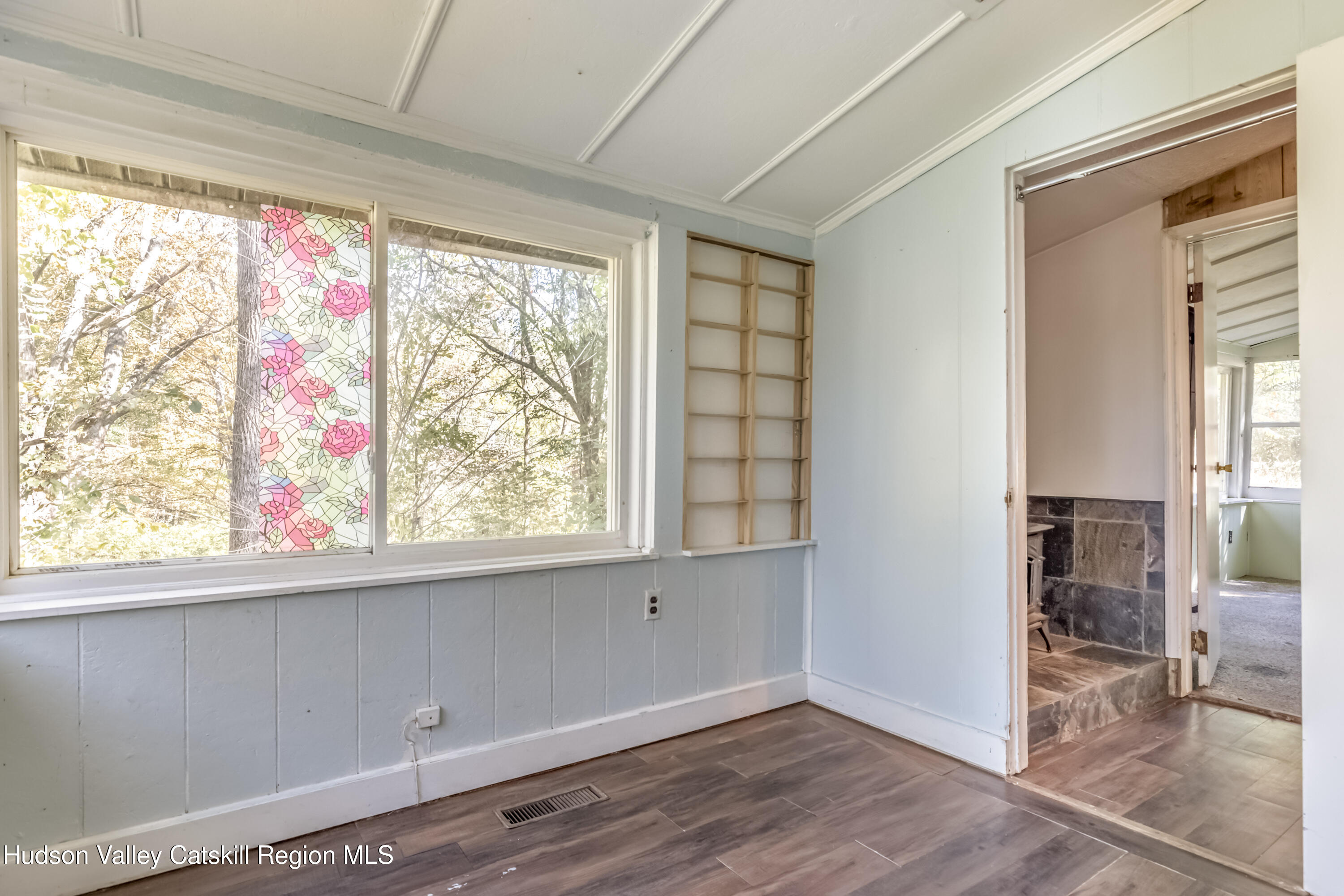 Kingston, New York 12401, United States, 3 Bedrooms Bedrooms, ,1 BathroomBathrooms,Residential,Active,224460