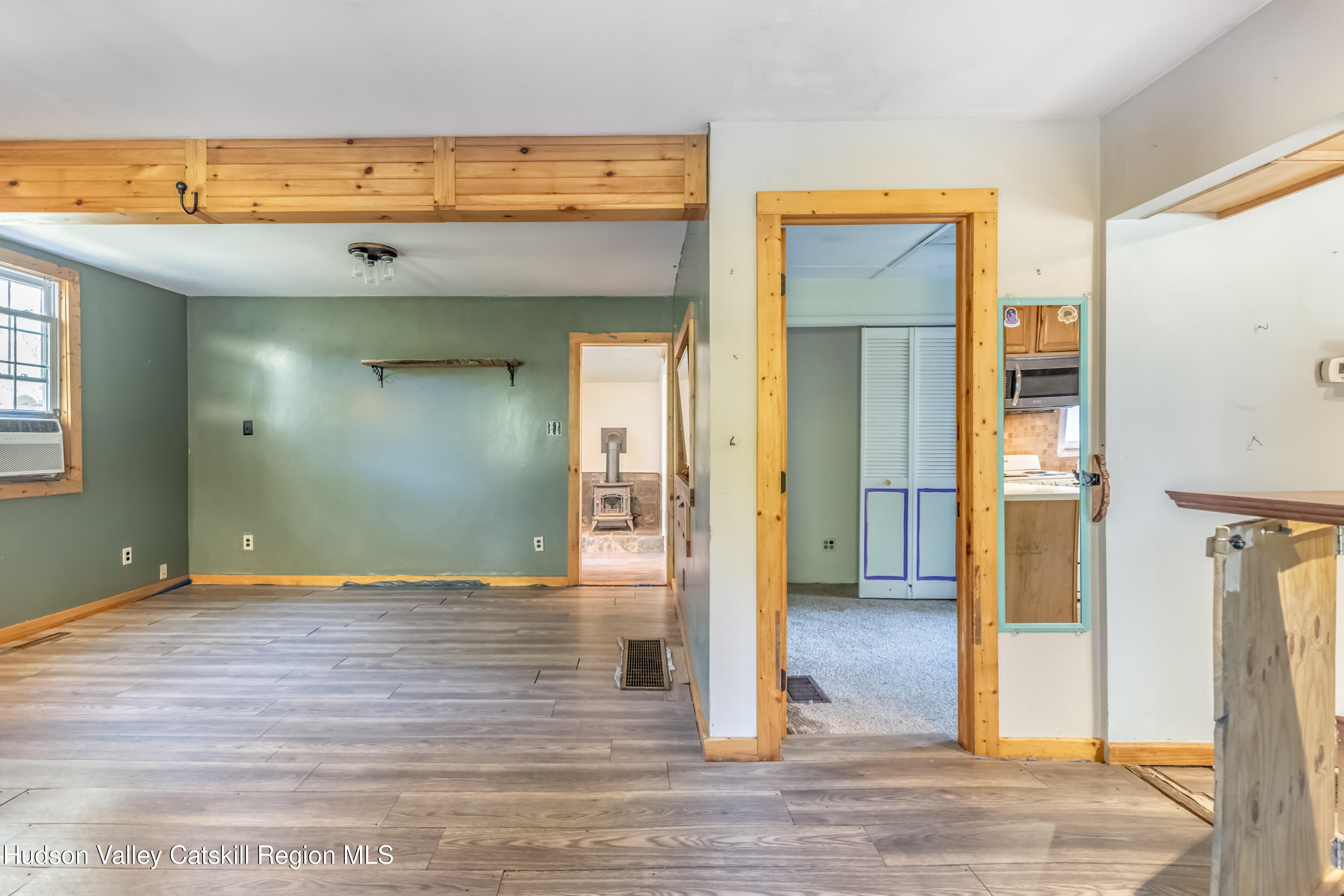 Kingston, New York 12401, United States, 3 Bedrooms Bedrooms, ,1 BathroomBathrooms,Residential,Active,224460