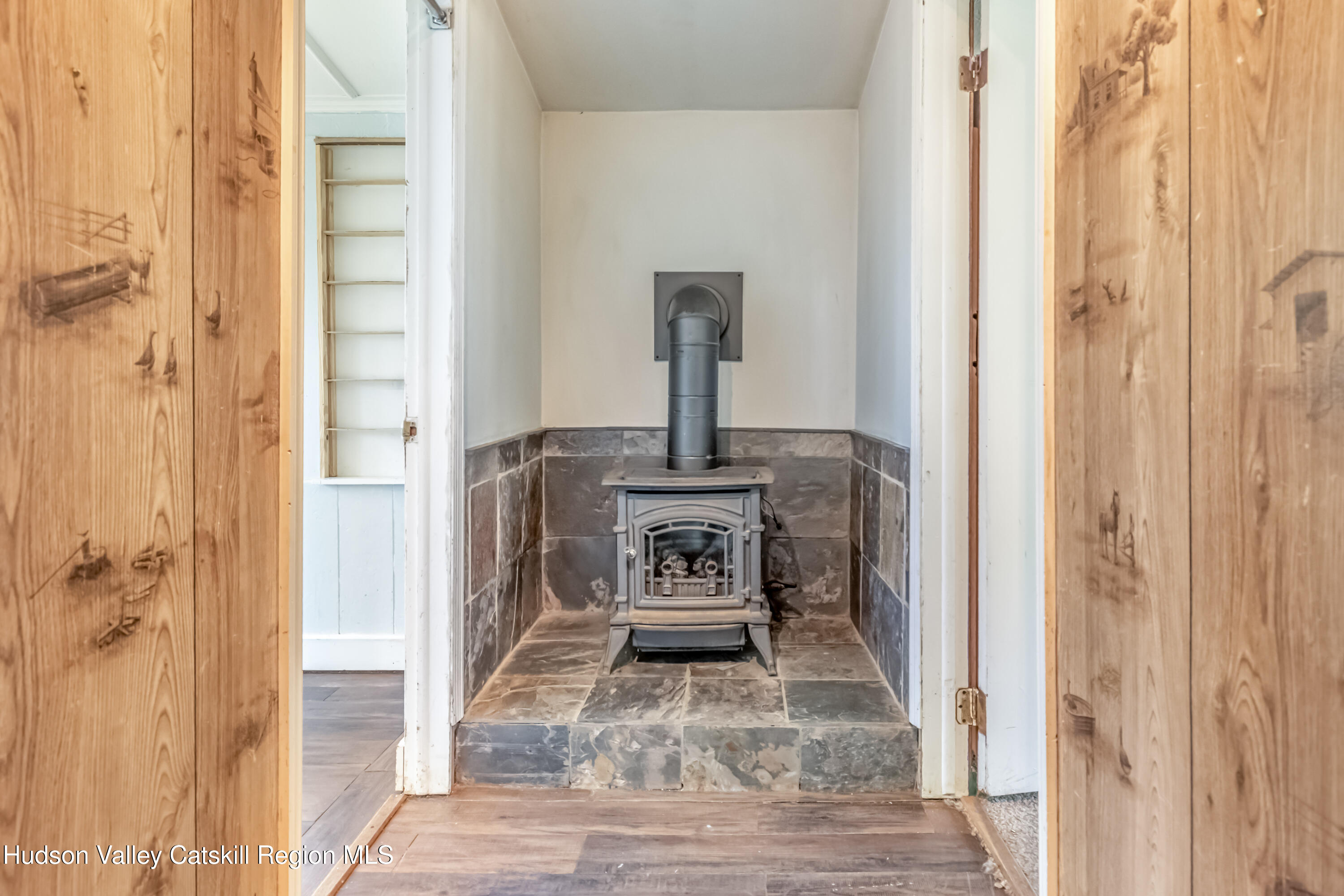 Kingston, New York 12401, United States, 3 Bedrooms Bedrooms, ,1 BathroomBathrooms,Residential,Active,224460