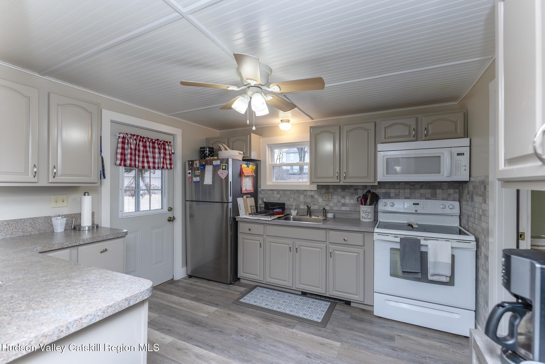 314 Clifton Avenue, Kingston, California image 44