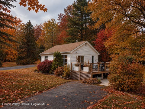 Photo of 136 Penrose Park, Tannersville, NY 12485 (MLS # 20264971)