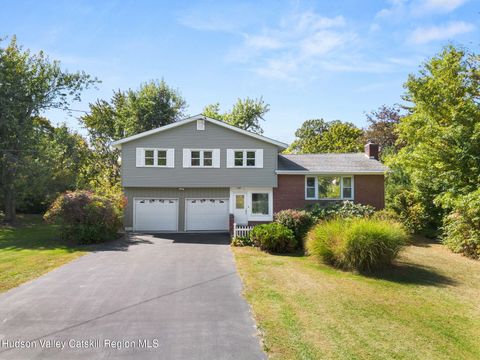 Photo of 1 Manor Drive W, Poughkeepsie, NY 12603 (MLS # 20254856)