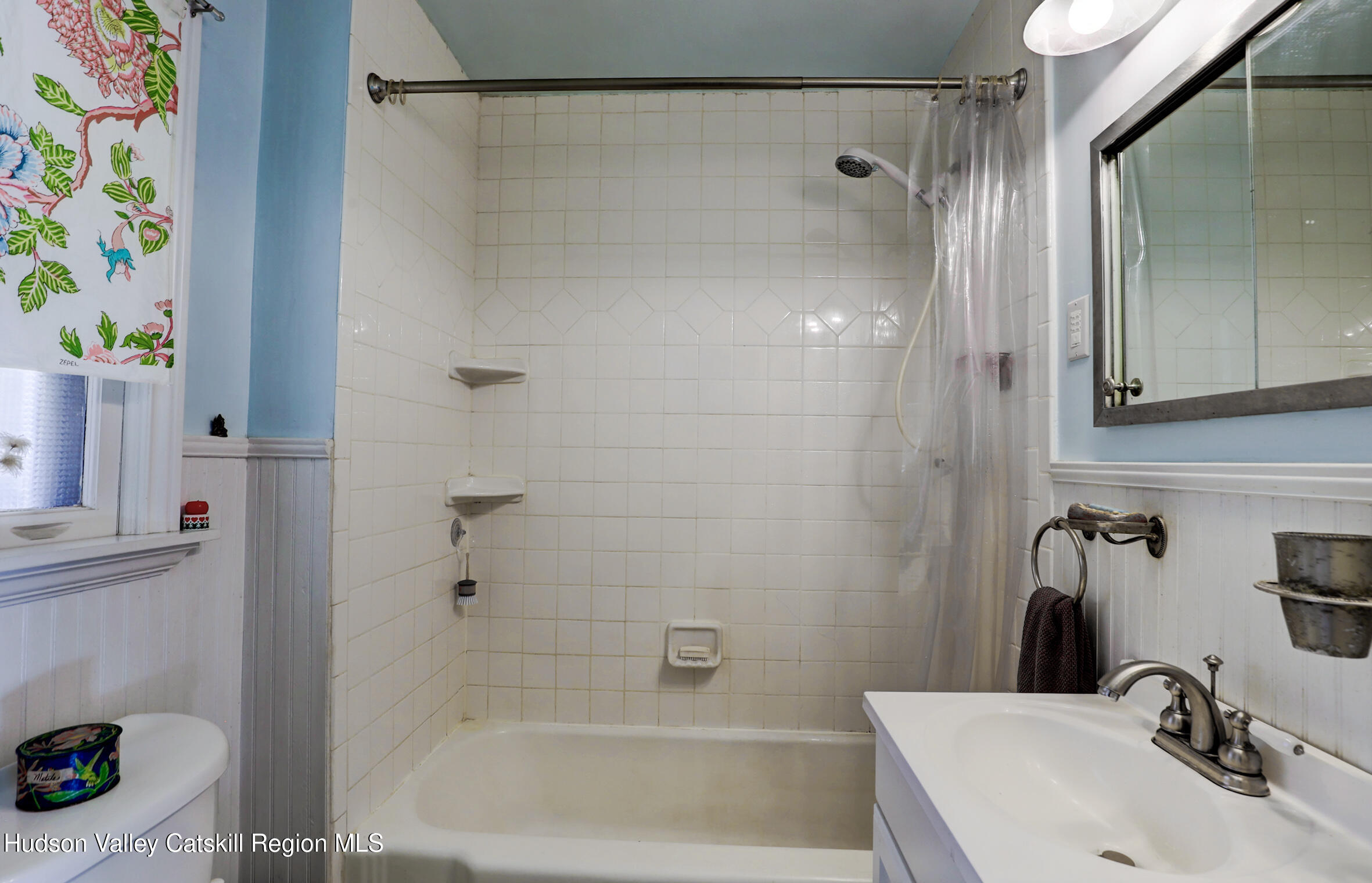 Kingston, New York 12401, United States, 3 Bedrooms Bedrooms, ,1 BathroomBathrooms,Residential,Active,225088