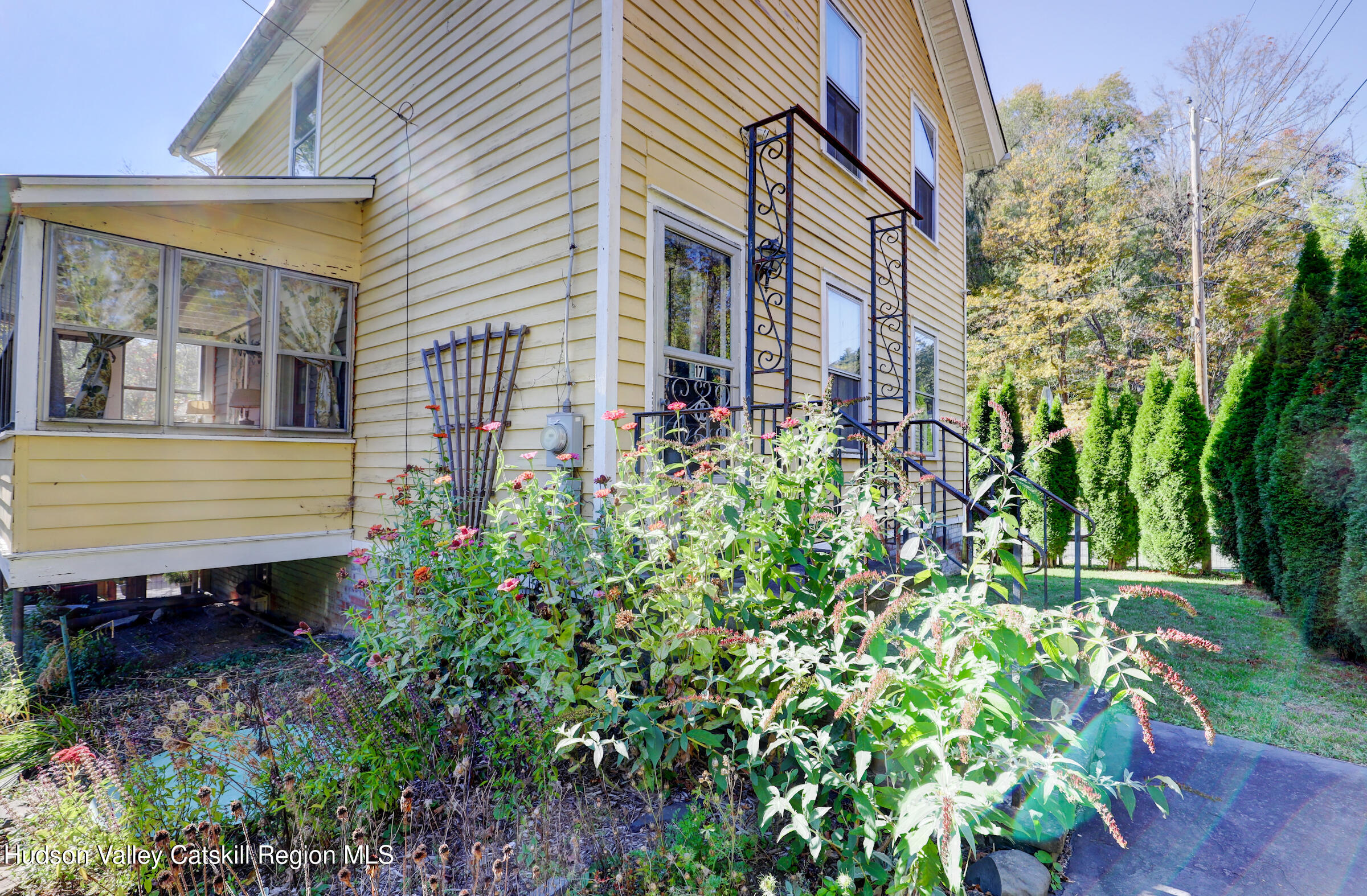 Kingston, New York 12401, United States, 3 Bedrooms Bedrooms, ,1 BathroomBathrooms,Residential,Active,225088