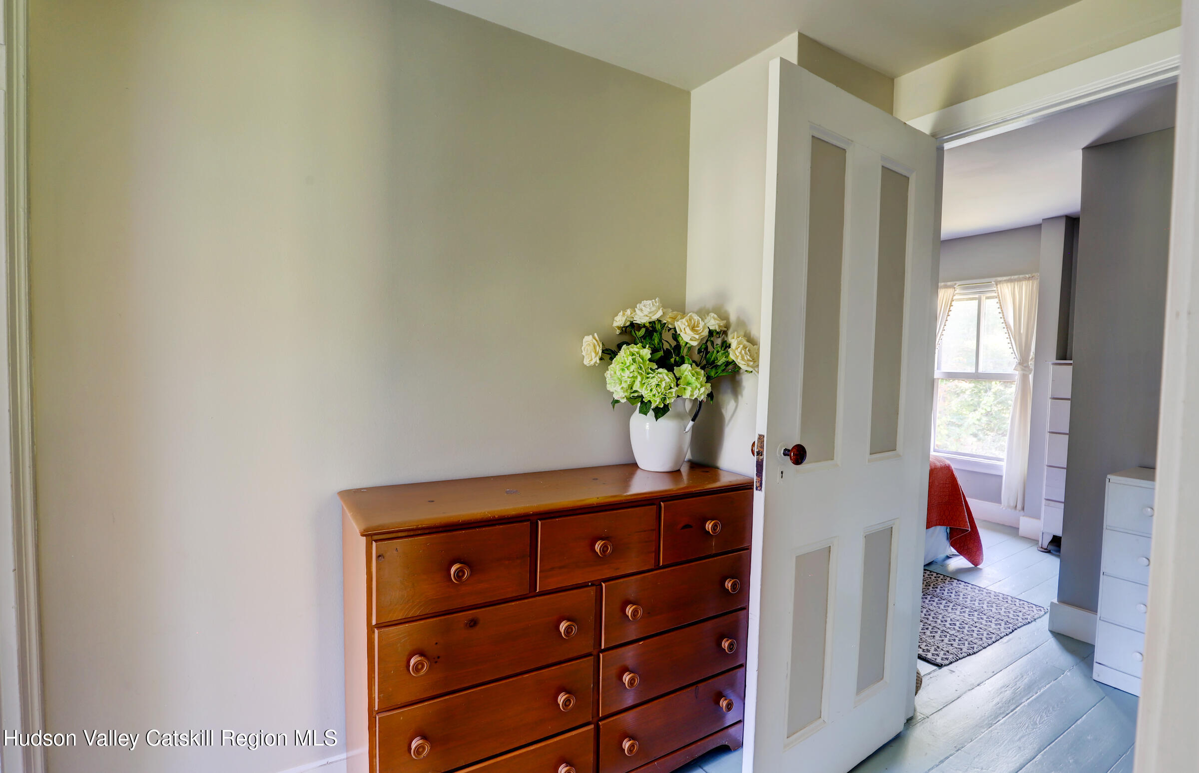 Kingston, New York 12401, United States, 3 Bedrooms Bedrooms, ,1 BathroomBathrooms,Residential,Active,225088