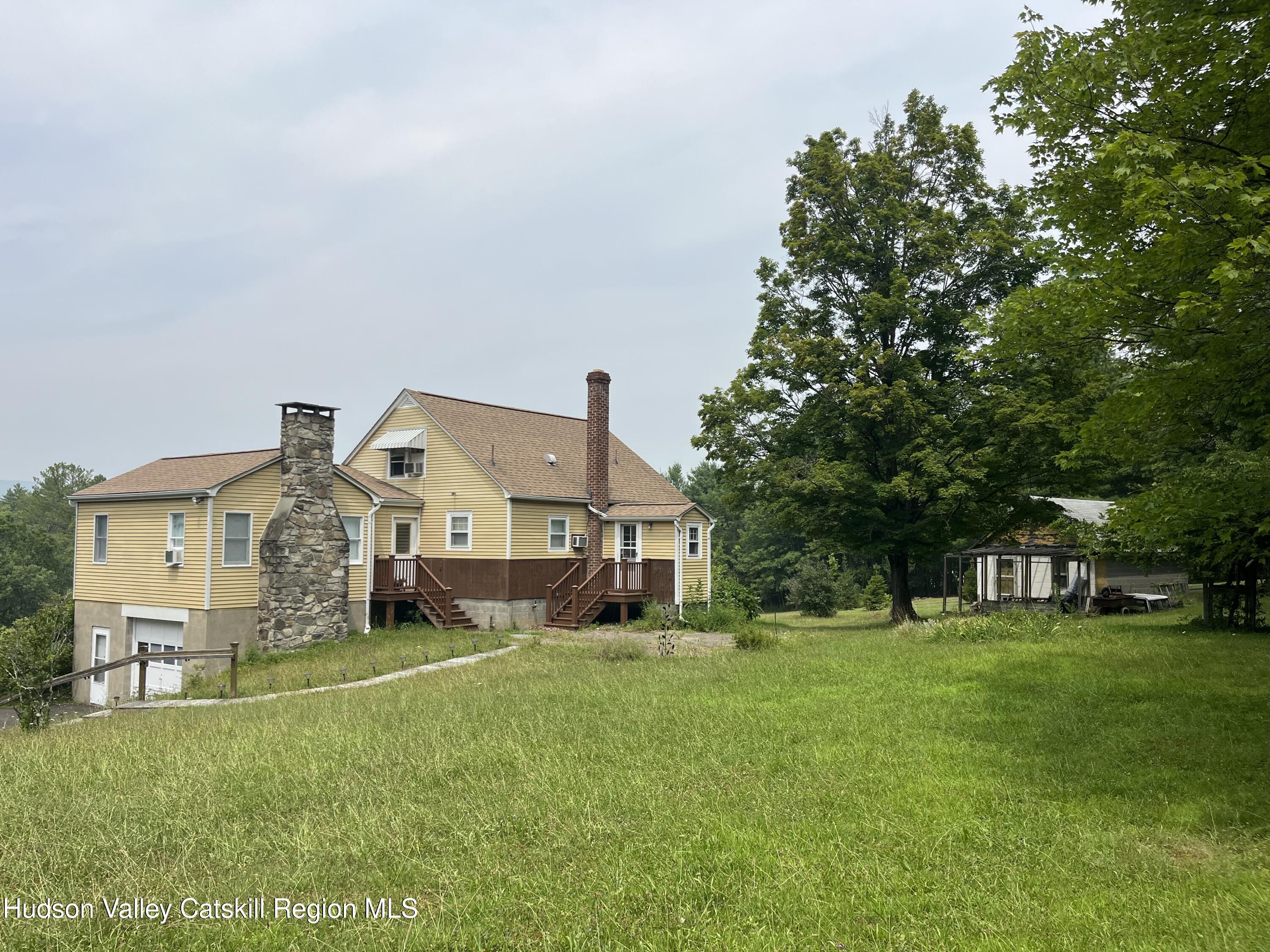 New Paltz, New York 12561, United States, 4 Bedrooms Bedrooms, ,1 BathroomBathrooms,Residential,Pending,182489