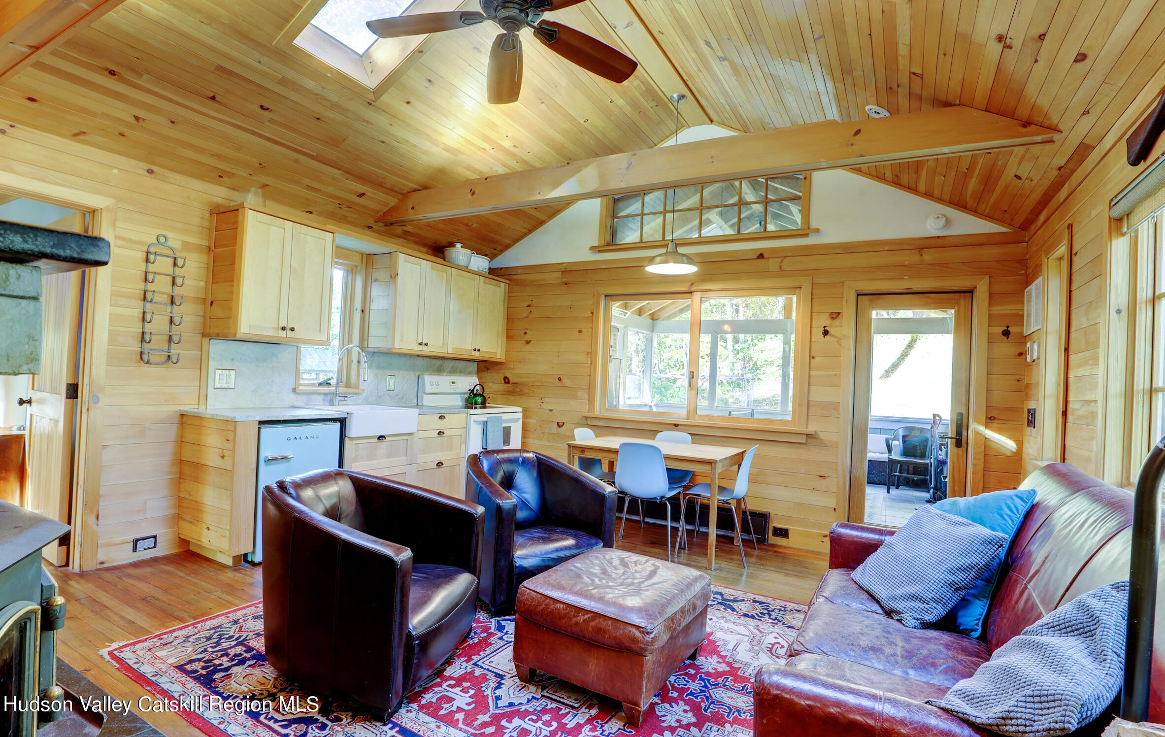 Woodstock, New York 12498, United States, 2 Bedrooms Bedrooms, ,1 BathroomBathrooms,Residential,Pending,38788