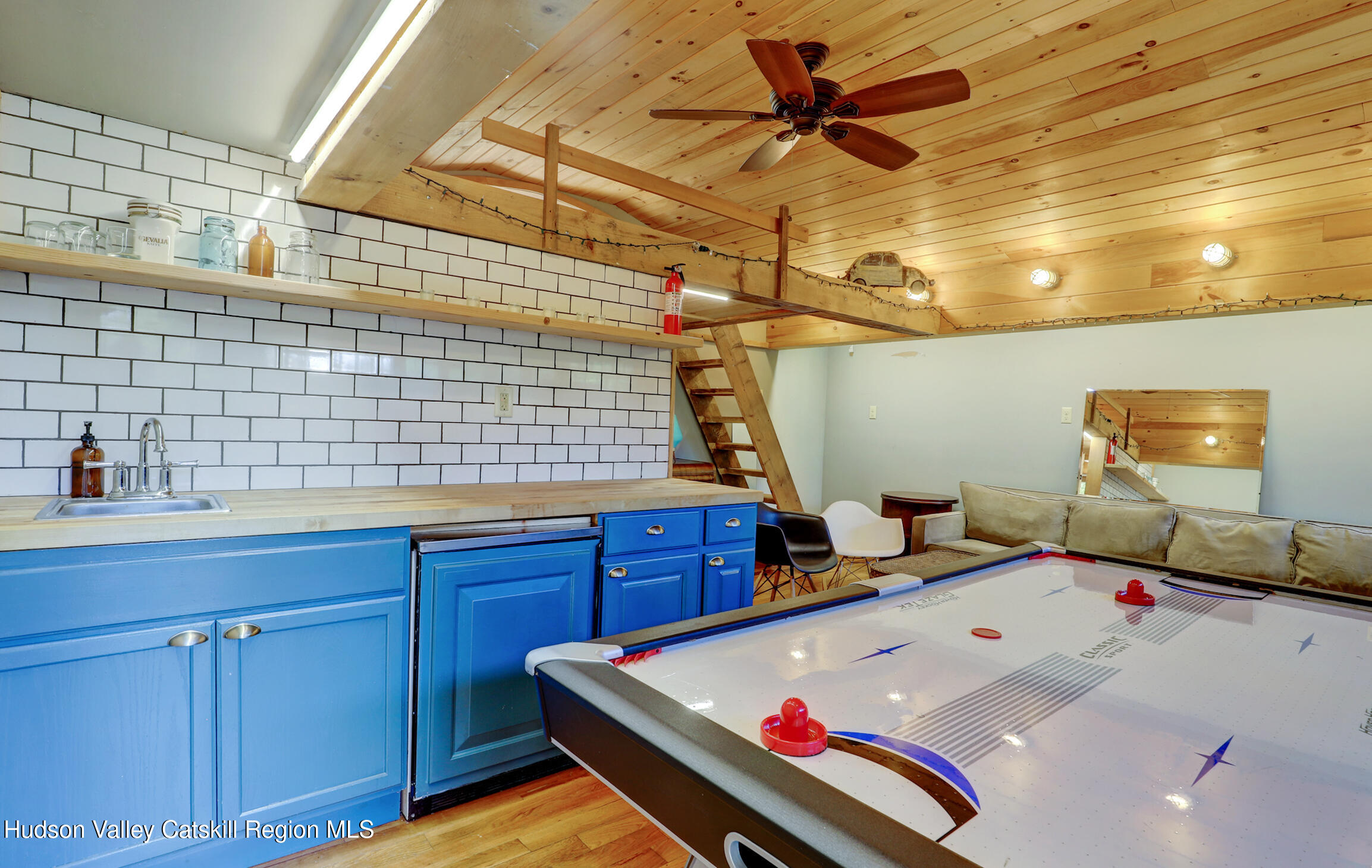 Woodstock, New York 12498, United States, 2 Bedrooms Bedrooms, ,1 BathroomBathrooms,Residential,Pending,38788