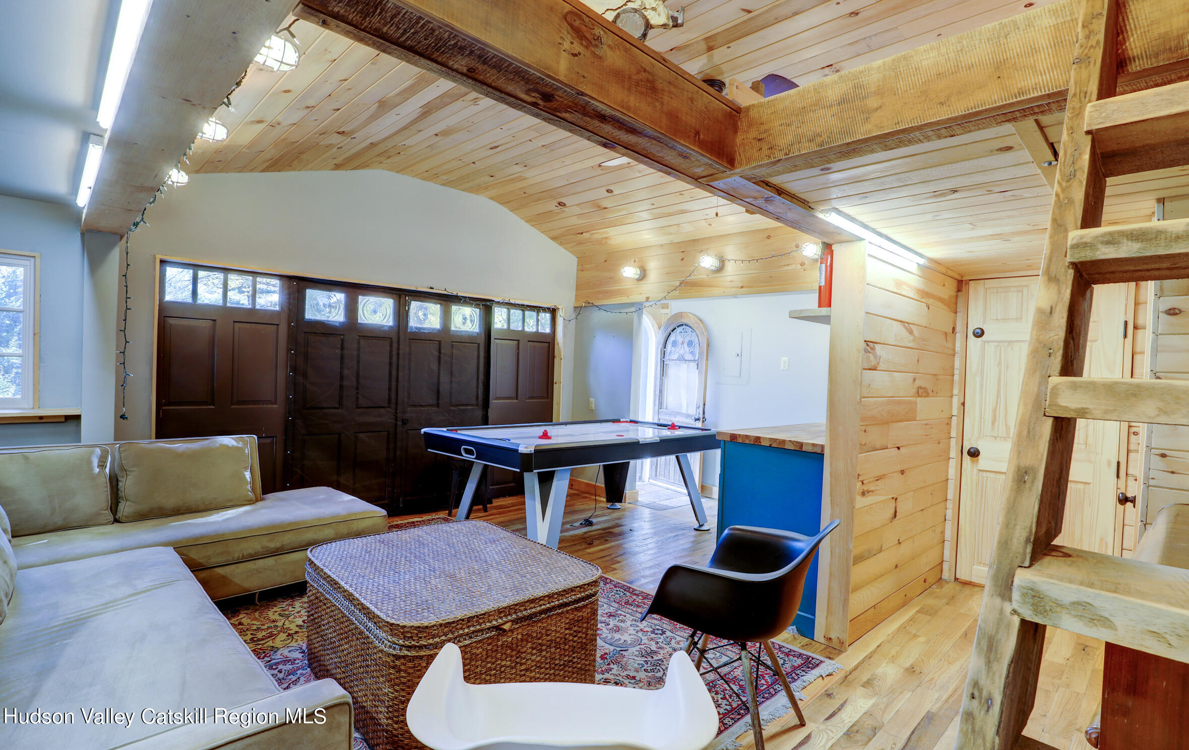 Woodstock, New York 12498, United States, 2 Bedrooms Bedrooms, ,1 BathroomBathrooms,Residential,Pending,38788