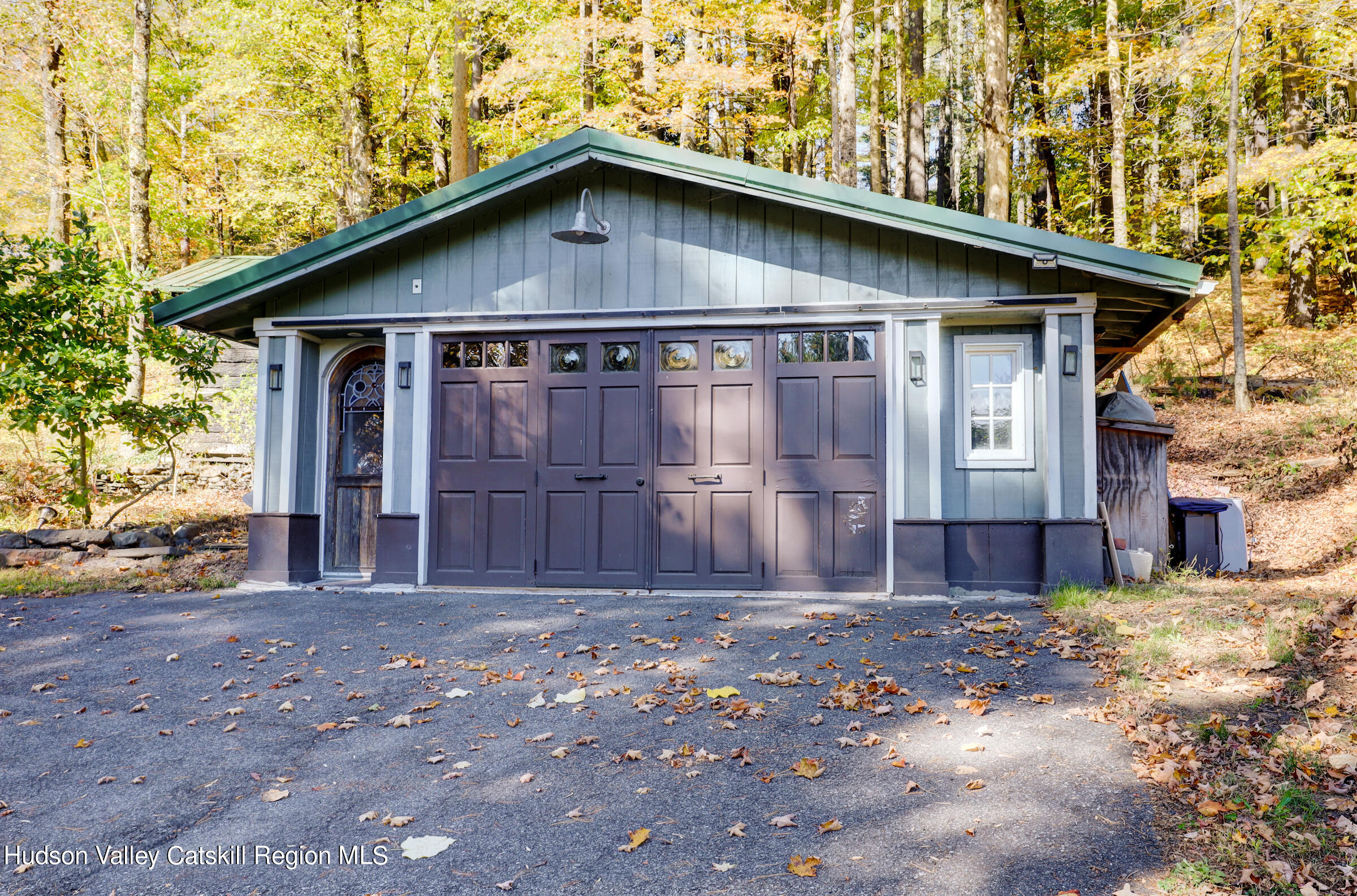 Woodstock, New York 12498, United States, 2 Bedrooms Bedrooms, ,1 BathroomBathrooms,Residential,Pending,38788