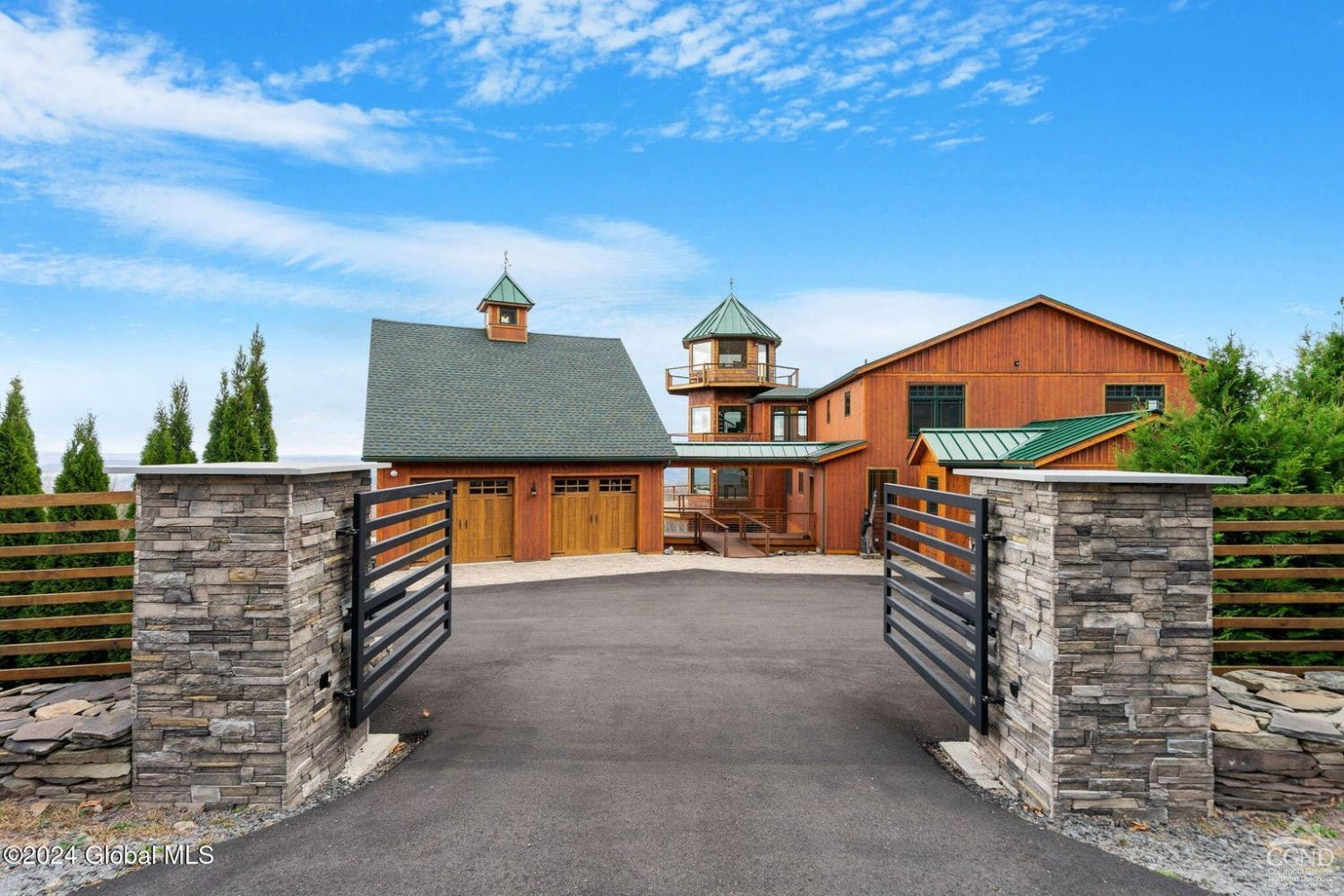 223 Route 10, Durham, New York - 5 Bedrooms  
5 Bathrooms  
15 Rooms - 
