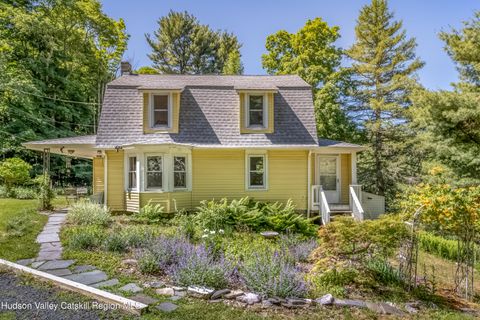 Mobile Home For Sale - 366 Vista Maria Road<br/> Cragsmoor, NM 12420