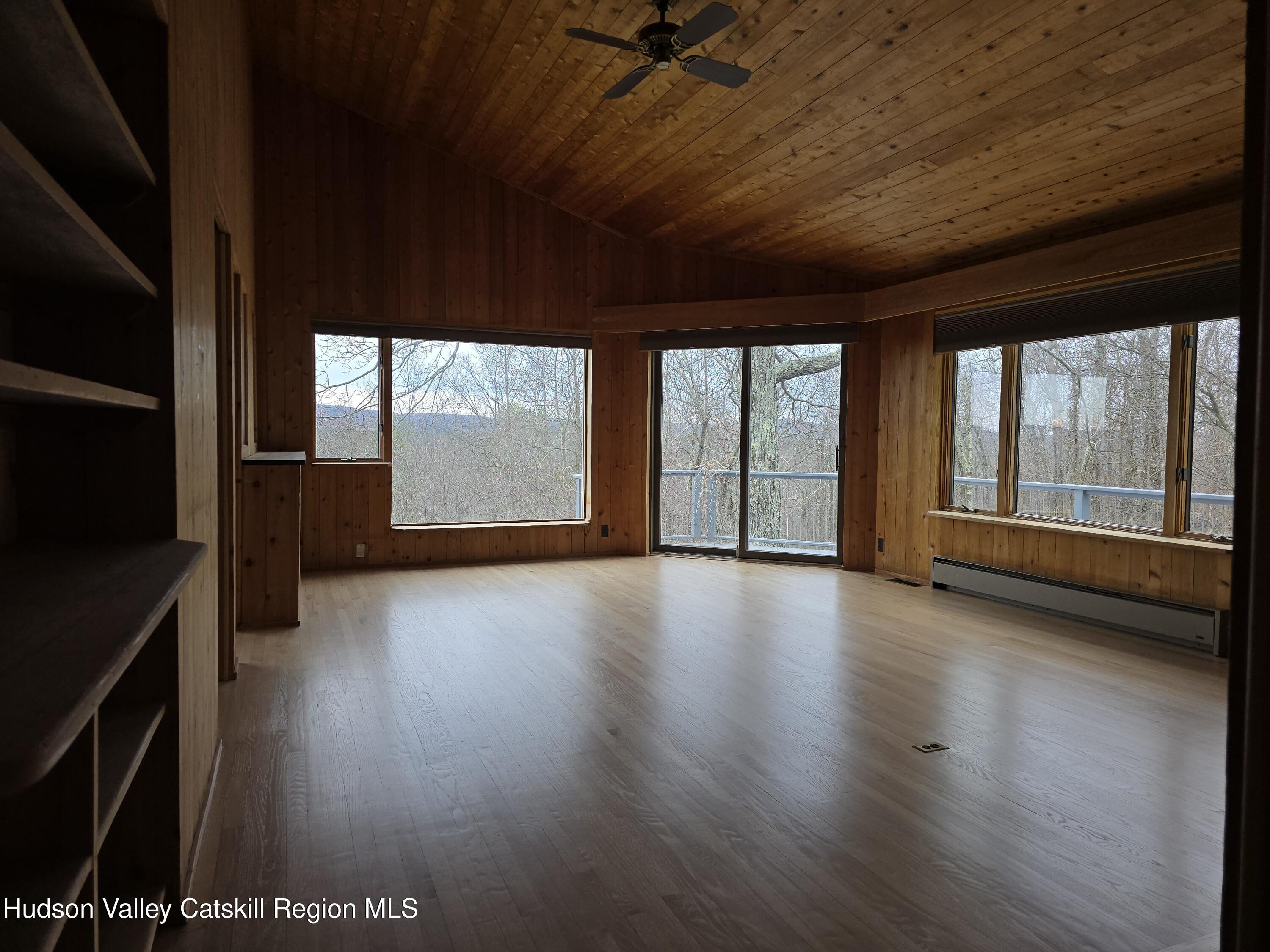 Ghent, New York 12075, United States, 3 Bedrooms Bedrooms, ,3 BathroomsBathrooms,Residential,Pending,189582