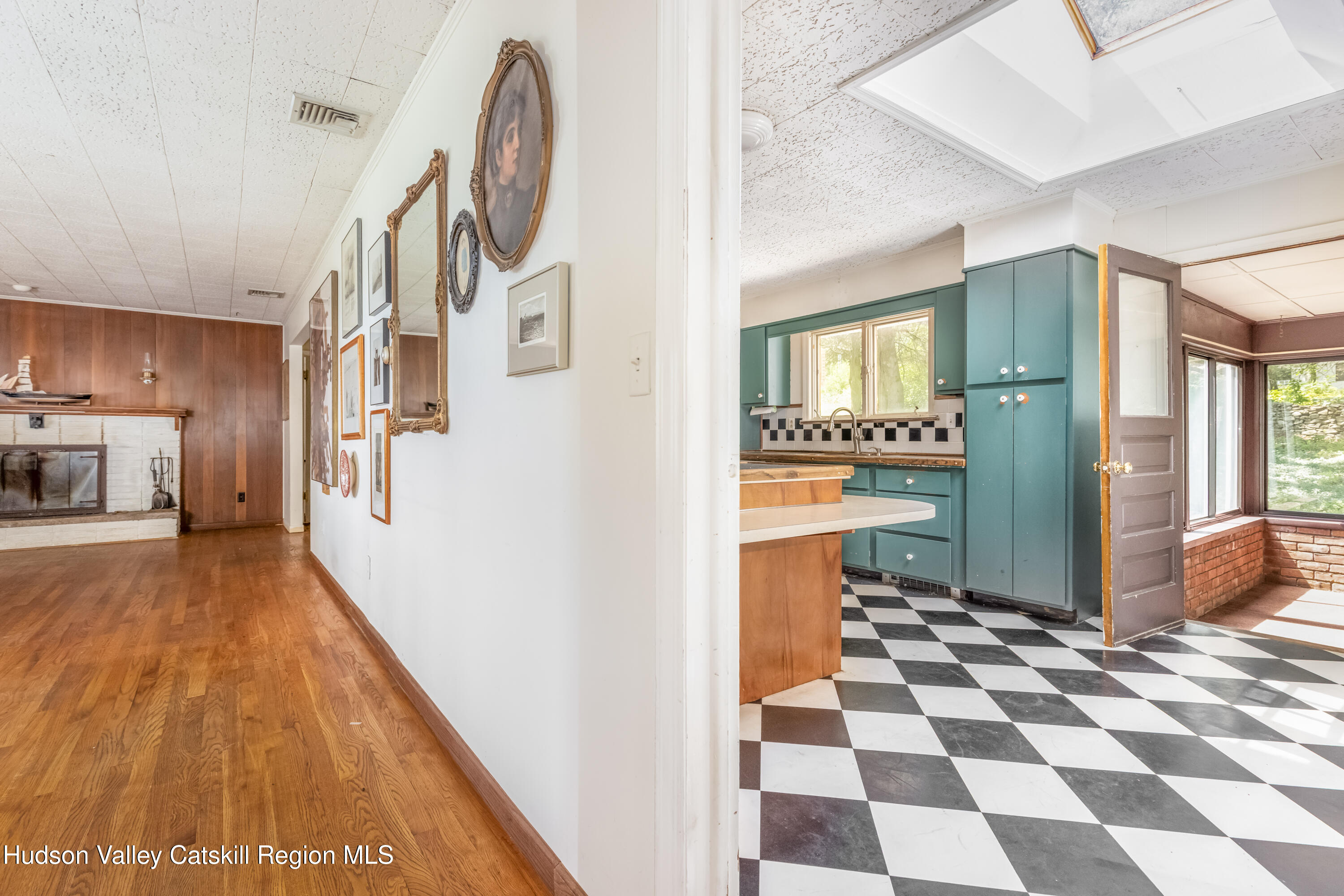 Ulster Park, New York 12487, United States, 3 Bedrooms Bedrooms, ,3 BathroomsBathrooms,Residential,Active,192334