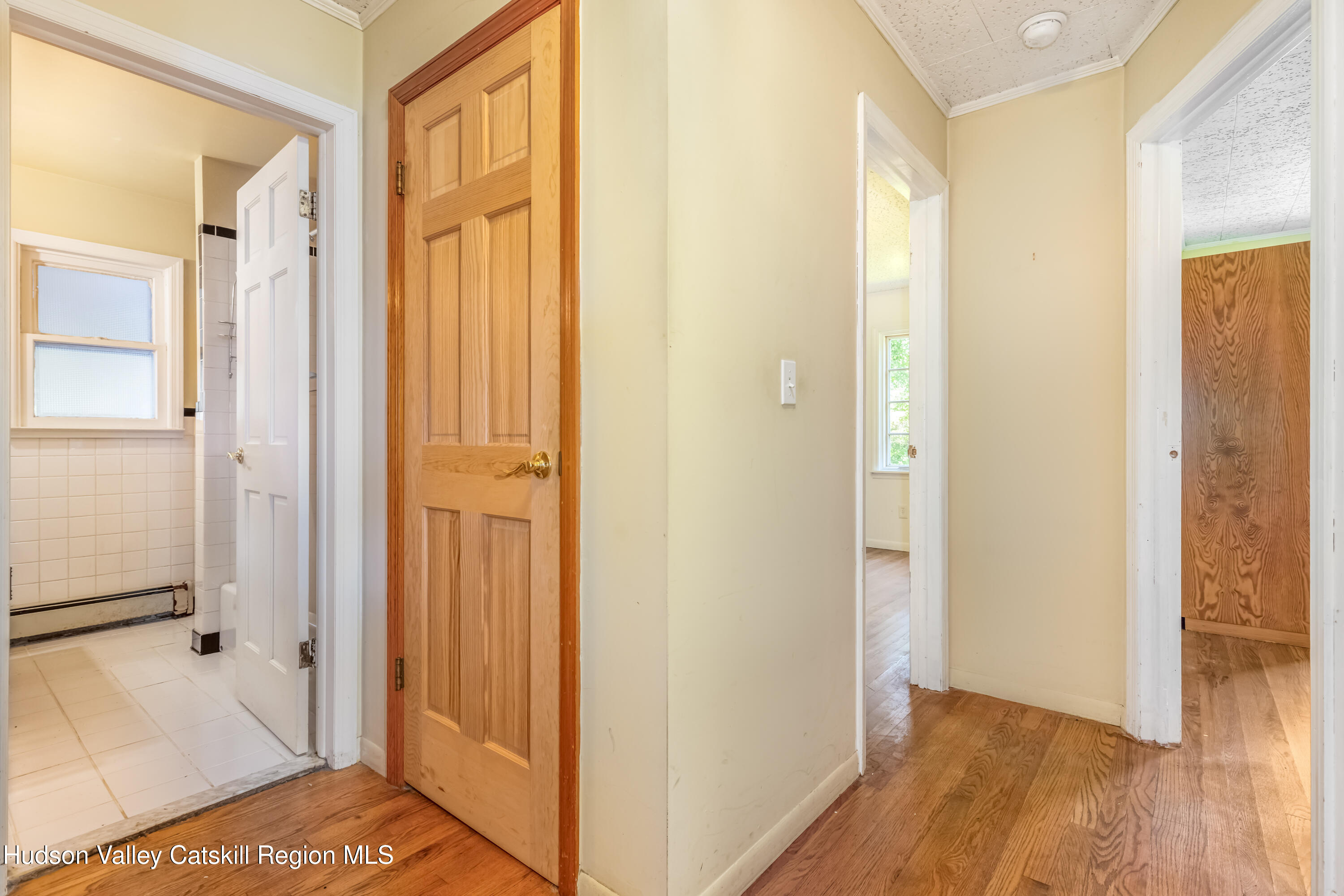 Ulster Park, New York 12487, United States, 3 Bedrooms Bedrooms, ,3 BathroomsBathrooms,Residential,Active,192334