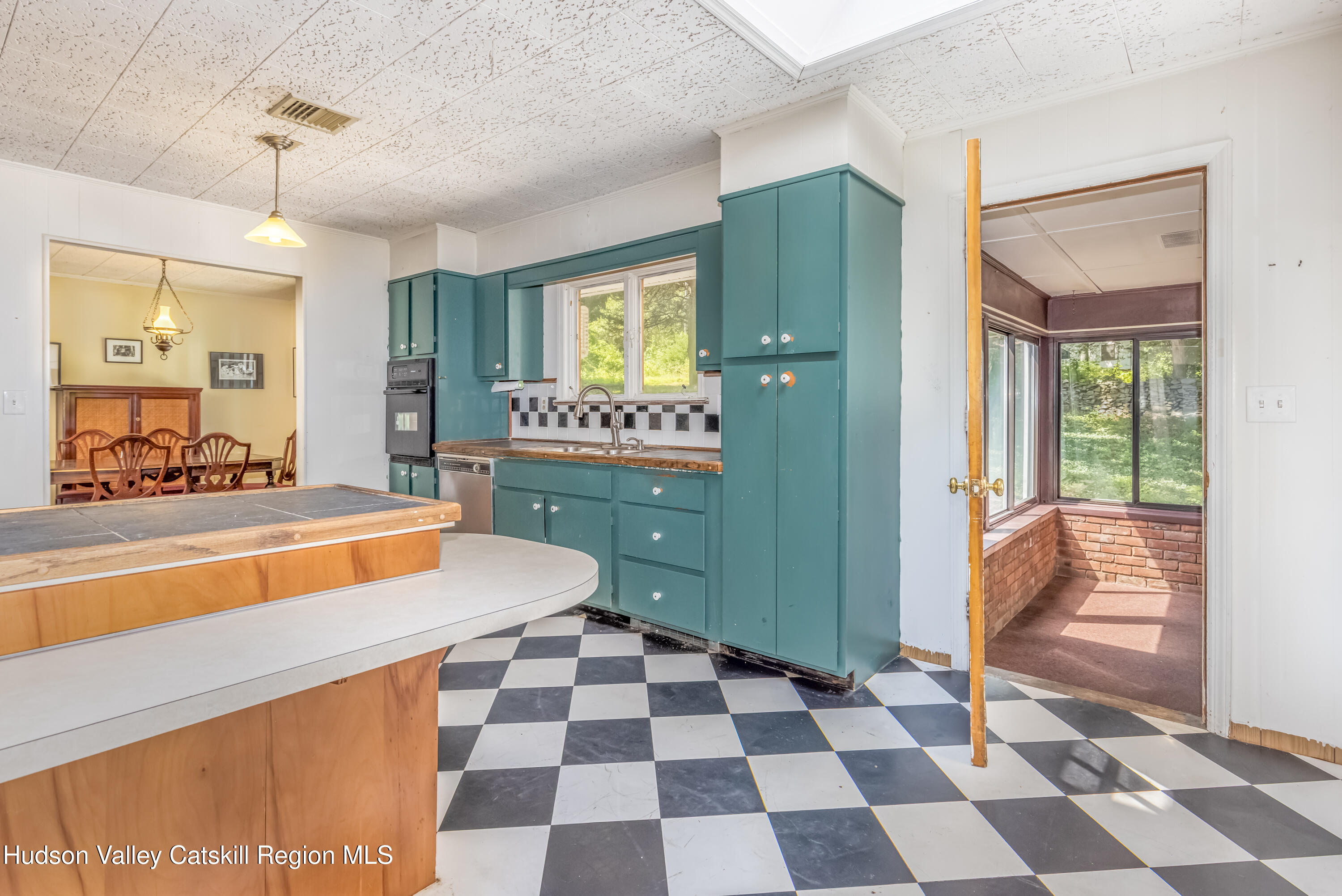 Ulster Park, New York 12487, United States, 3 Bedrooms Bedrooms, ,3 BathroomsBathrooms,Residential,Active,192334