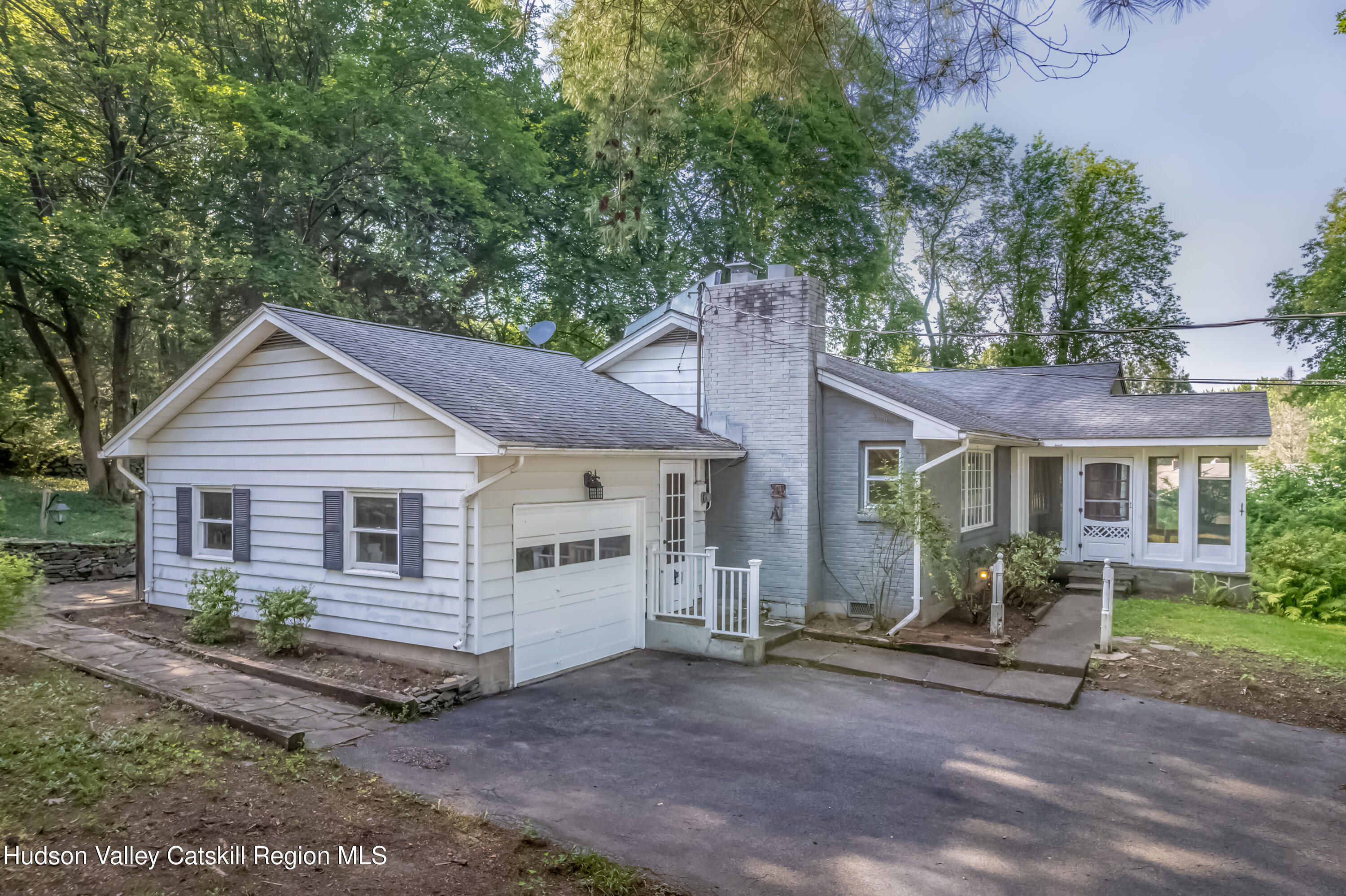 Ulster Park, New York 12487, United States, 3 Bedrooms Bedrooms, ,3 BathroomsBathrooms,Residential,Active,192334