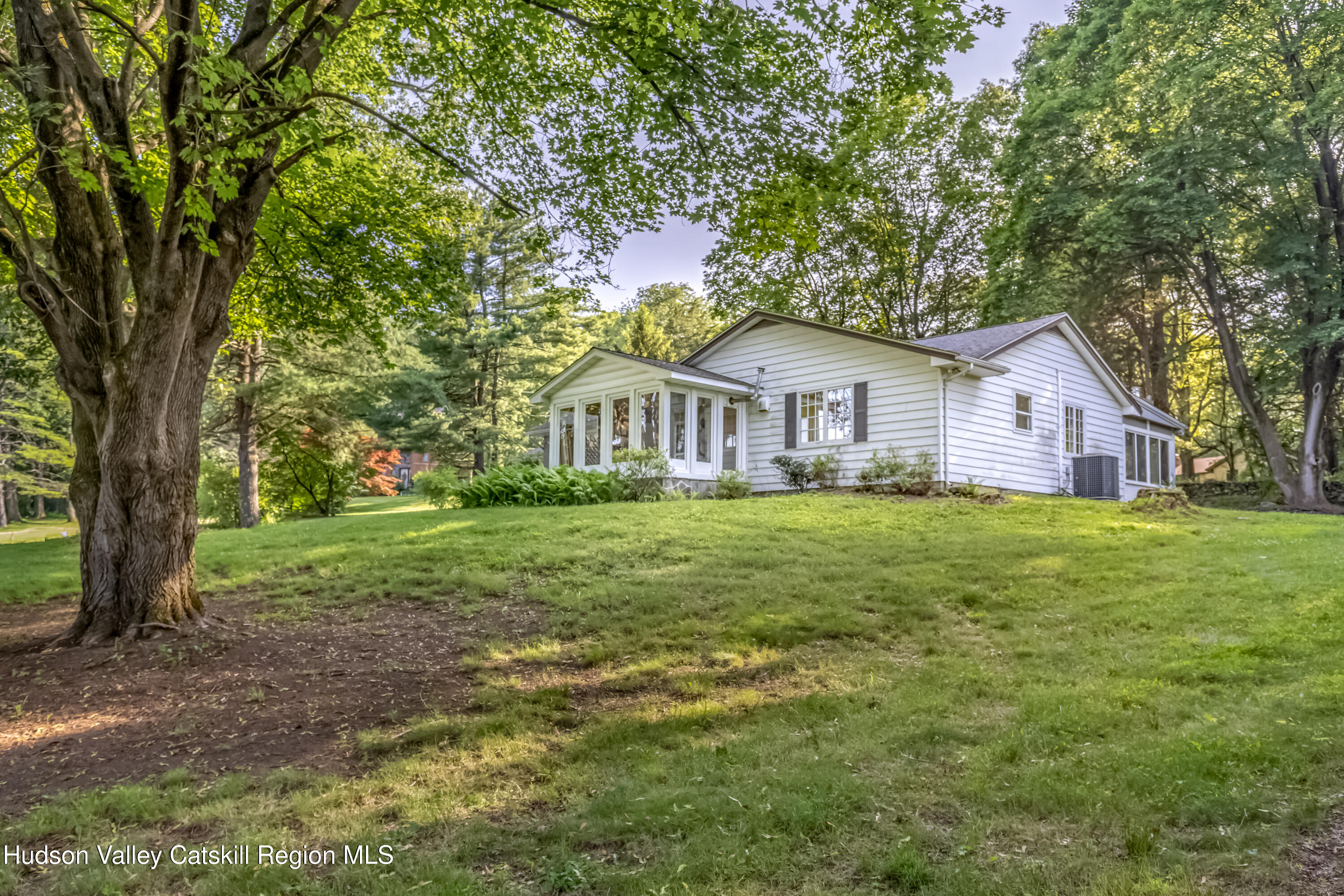 Ulster Park, New York 12487, United States, 3 Bedrooms Bedrooms, ,3 BathroomsBathrooms,Residential,Active,192334