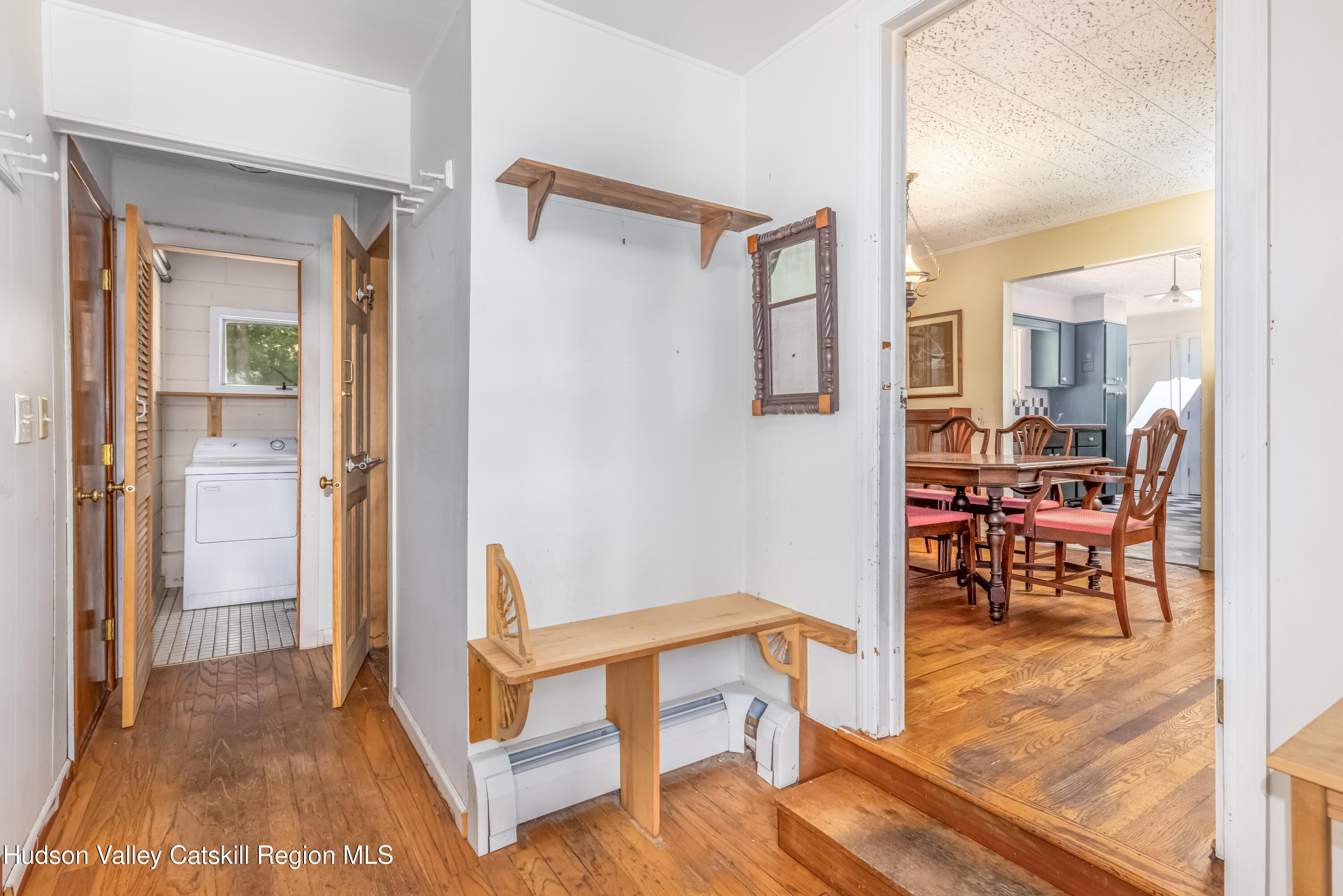 Ulster Park, New York 12487, United States, 3 Bedrooms Bedrooms, ,3 BathroomsBathrooms,Residential,Active,192334