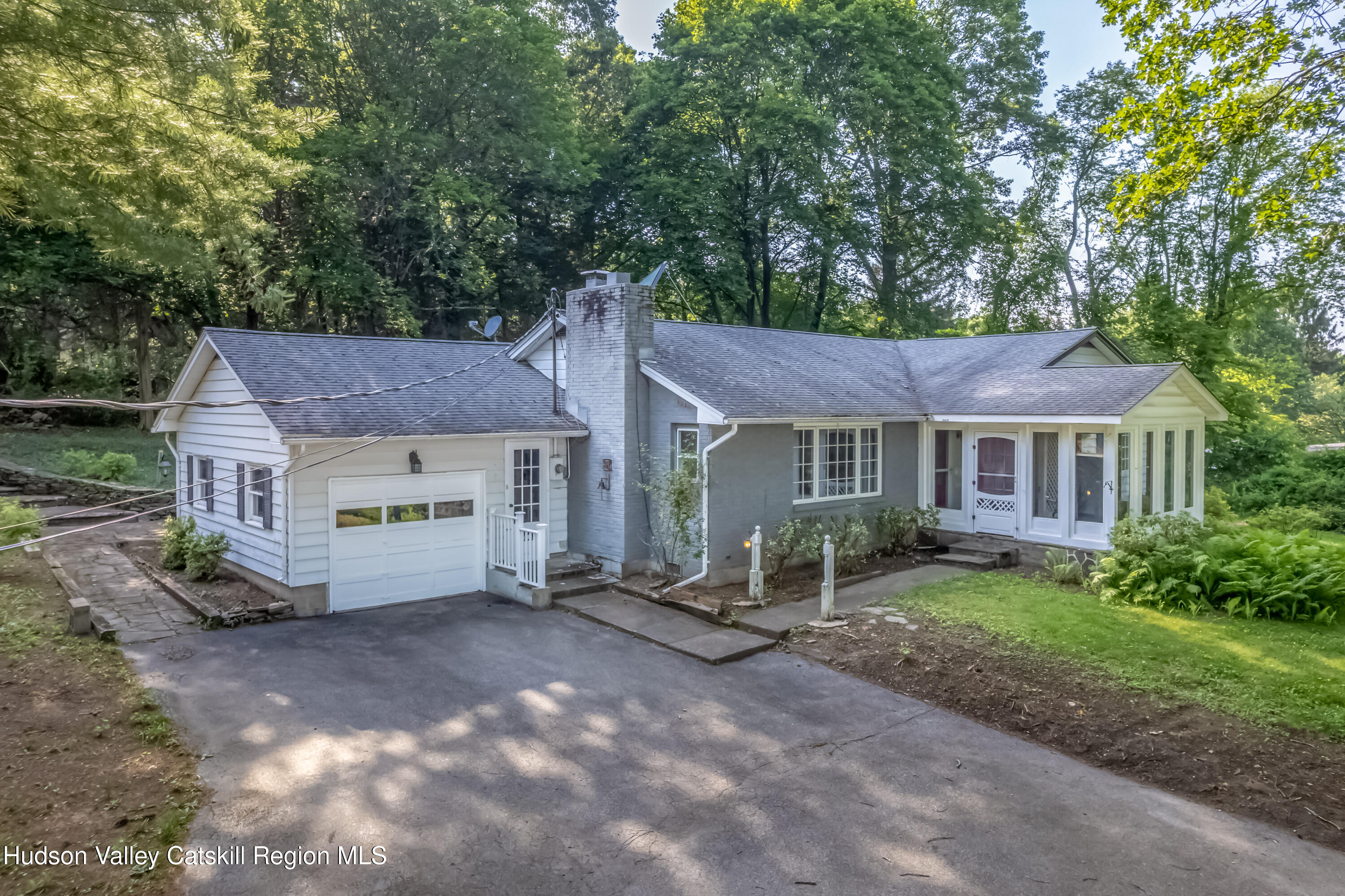 Ulster Park, New York 12487, United States, 3 Bedrooms Bedrooms, ,3 BathroomsBathrooms,Residential,Active,192334