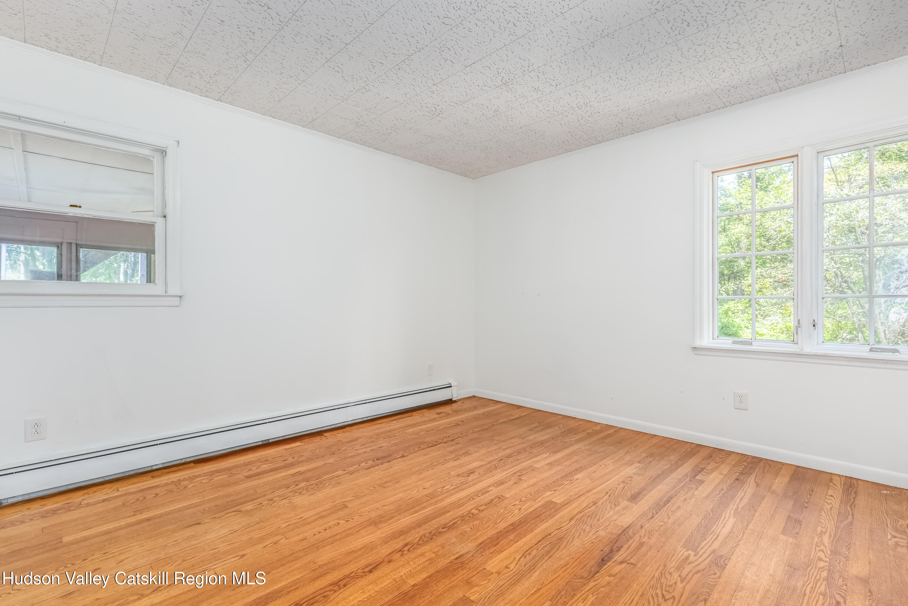 Ulster Park, New York 12487, United States, 3 Bedrooms Bedrooms, ,3 BathroomsBathrooms,Residential,Active,192334