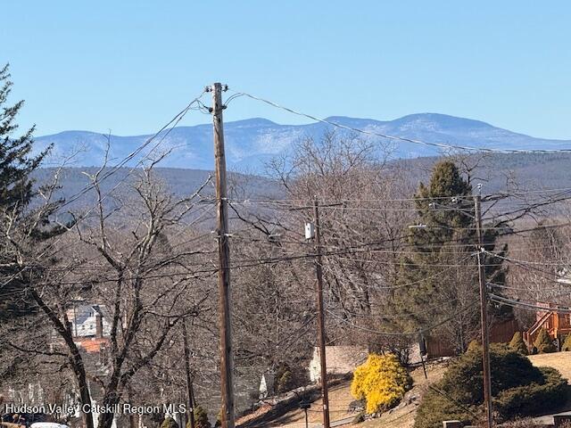 Kingston, New York 12401, United States, 3 Bedrooms Bedrooms, ,1 BathroomBathrooms,Residential,Active,86483