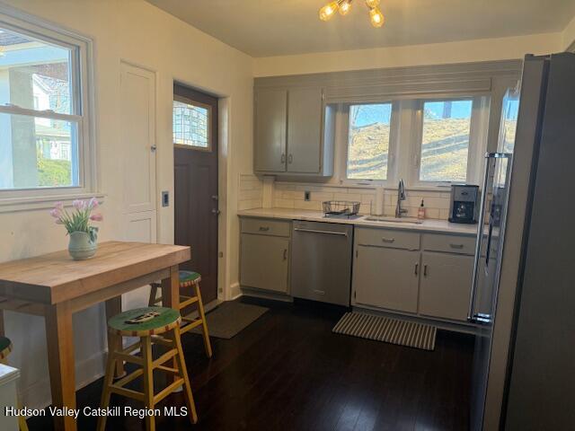 Kingston, New York 12401, United States, 3 Bedrooms Bedrooms, ,1 BathroomBathrooms,Residential,Active,86483