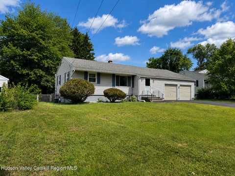 Photo of 5 Knauf Lane, Loudonville, NY 12211 (MLS # 20264213)