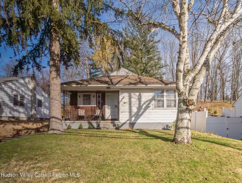 Photo of 272 E Chester Street, Kingston, NY 12401 (MLS # 20261236)