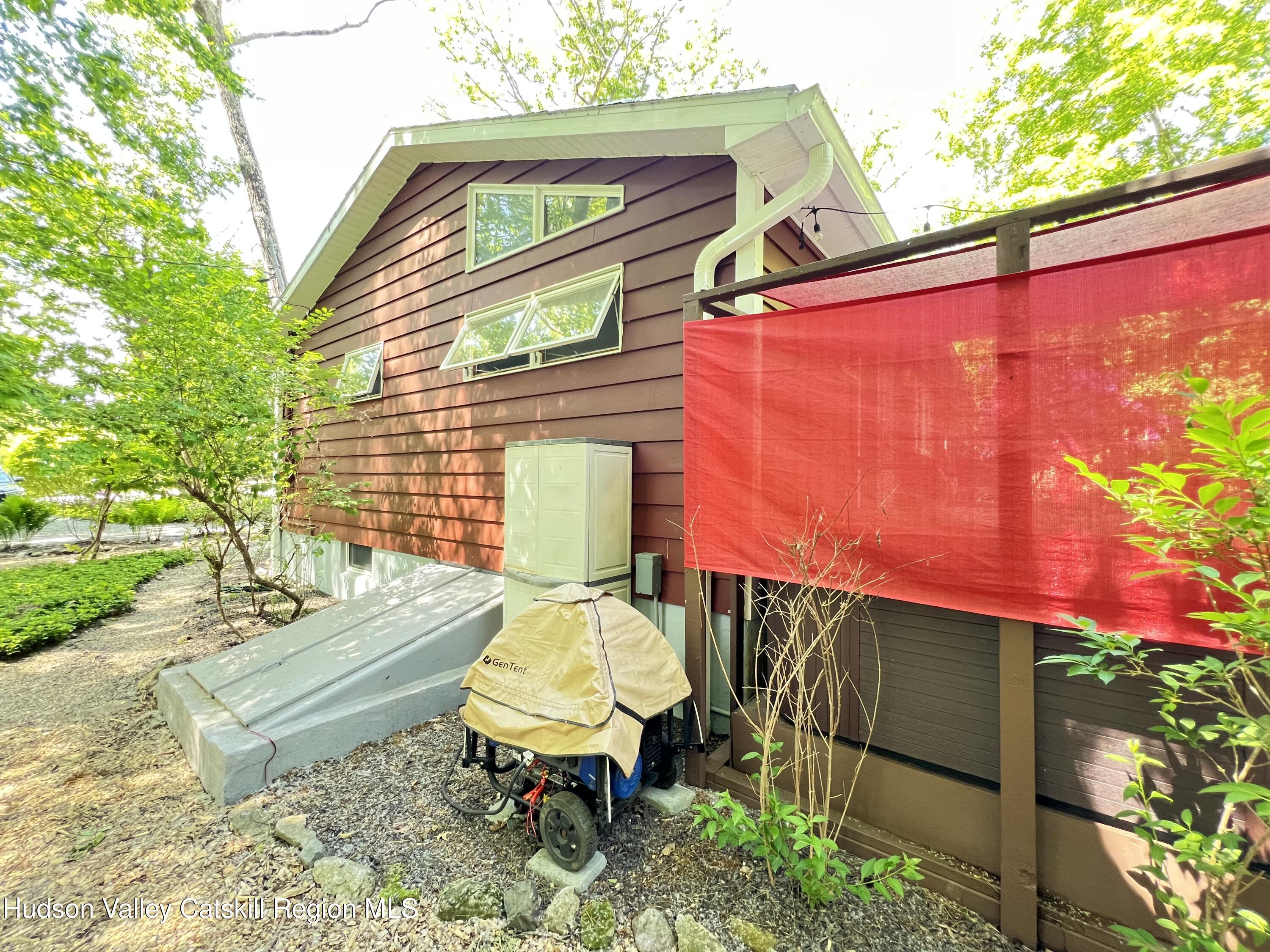 1235 N Lakeview Road, Copake, Ohio image 9