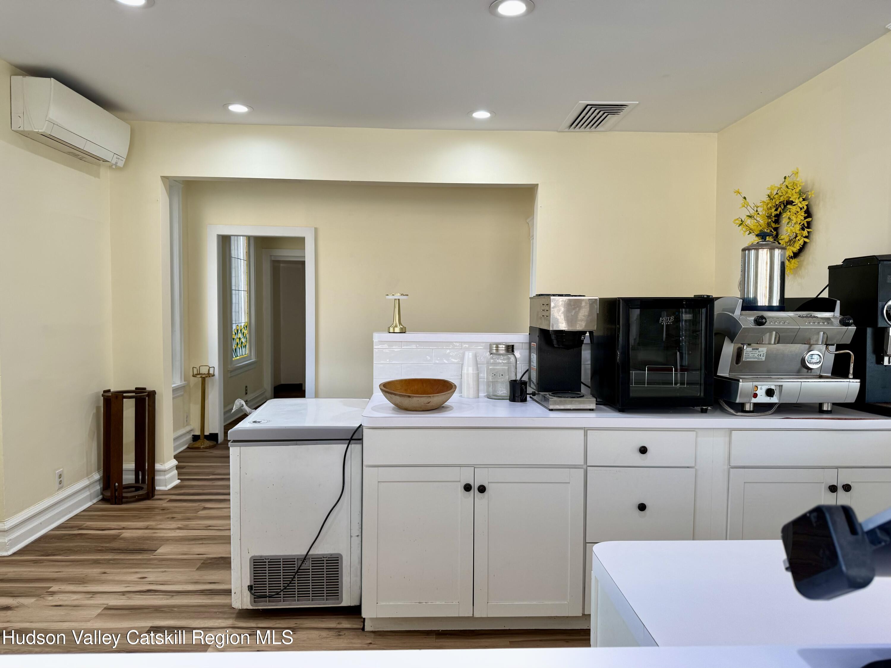 Woodstock, New York 12498, United States, ,2 BathroomsBathrooms,Residential,Active,141915