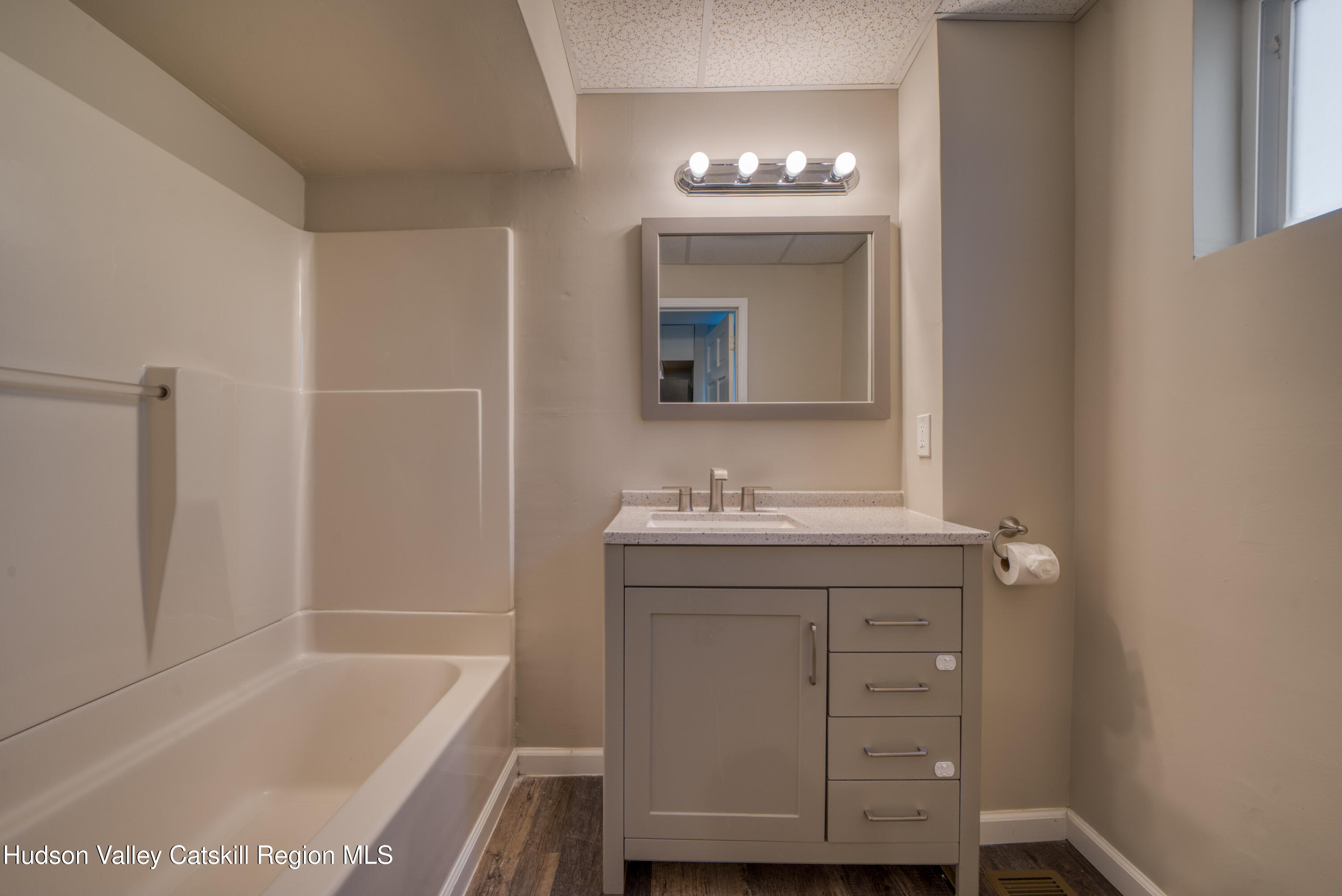 Port Ewen, New York 12417, United States, 2 Bedrooms Bedrooms, ,1 BathroomBathrooms,Residential,Active,225887