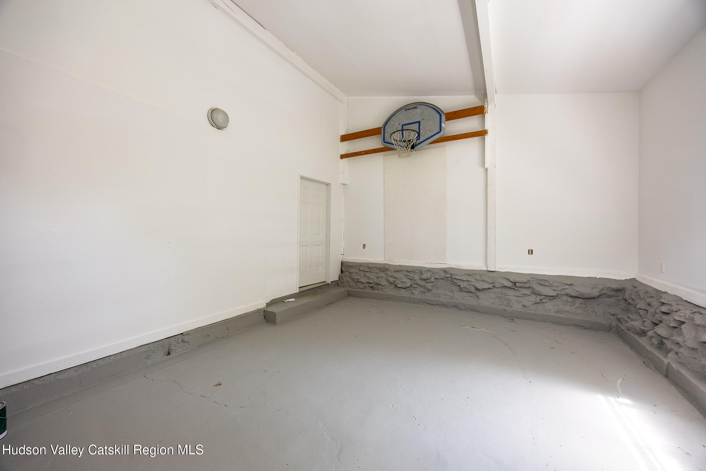 New Paltz, New York 12561, United States, 3 Bedrooms Bedrooms, ,2 BathroomsBathrooms,Residential,Active,159615