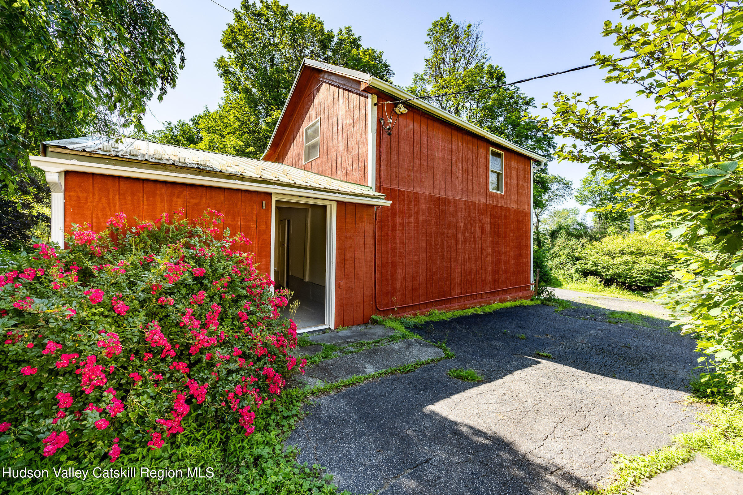 New Paltz, New York 12561, United States, 3 Bedrooms Bedrooms, ,2 BathroomsBathrooms,Residential,Active,159615