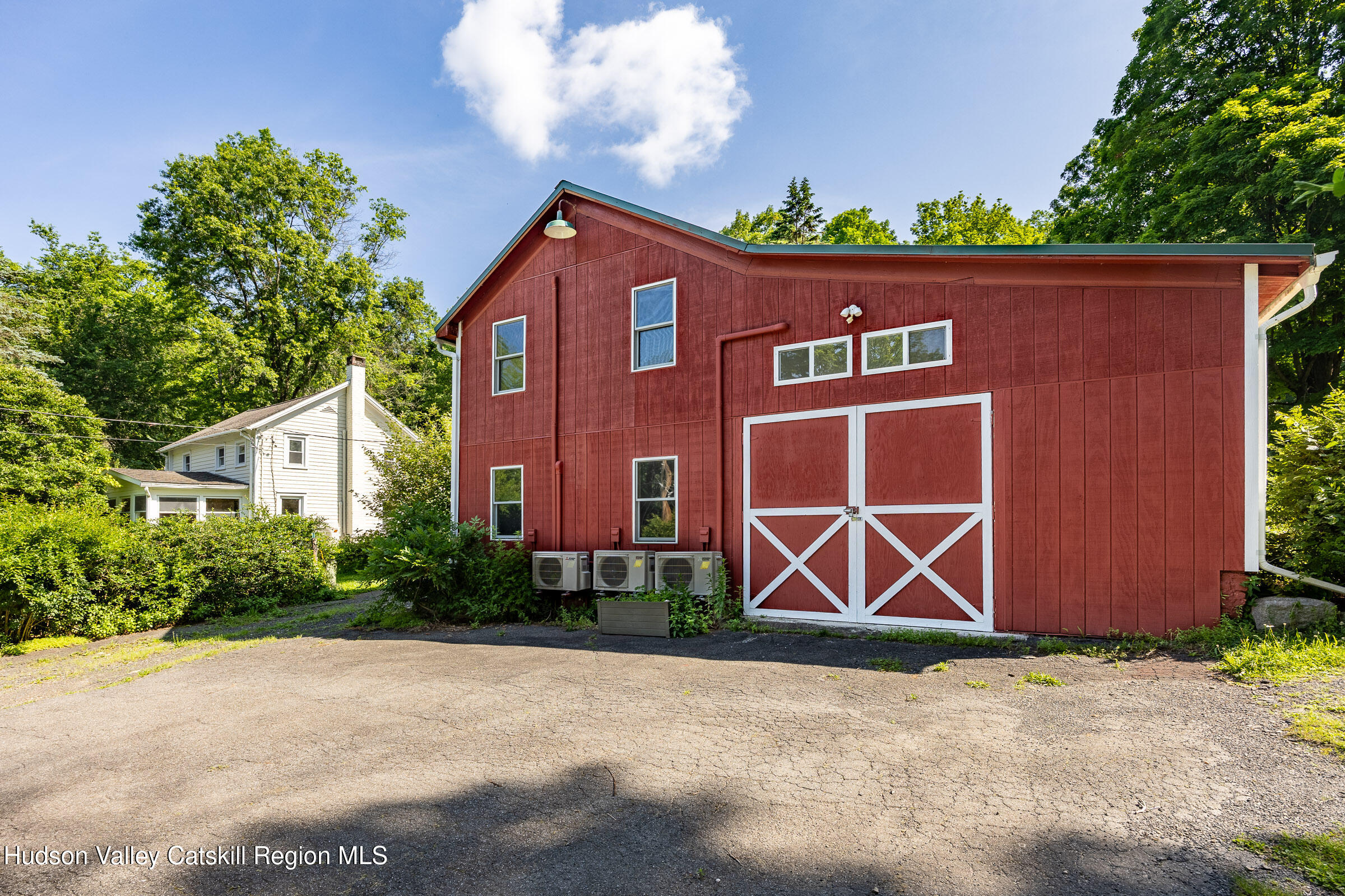 New Paltz, New York 12561, United States, 3 Bedrooms Bedrooms, ,2 BathroomsBathrooms,Residential,Active,159615