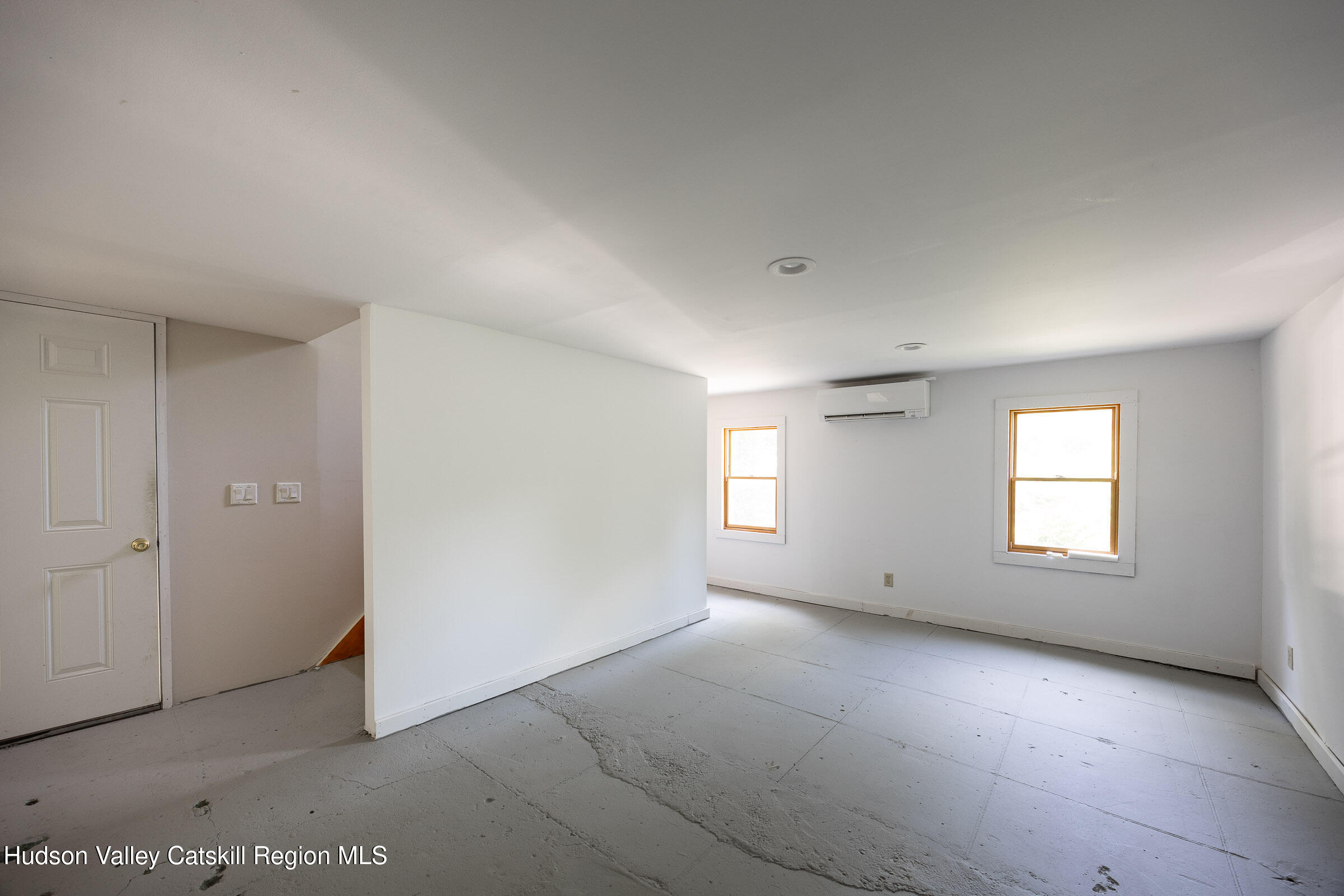 New Paltz, New York 12561, United States, 3 Bedrooms Bedrooms, ,2 BathroomsBathrooms,Residential,Active,159615